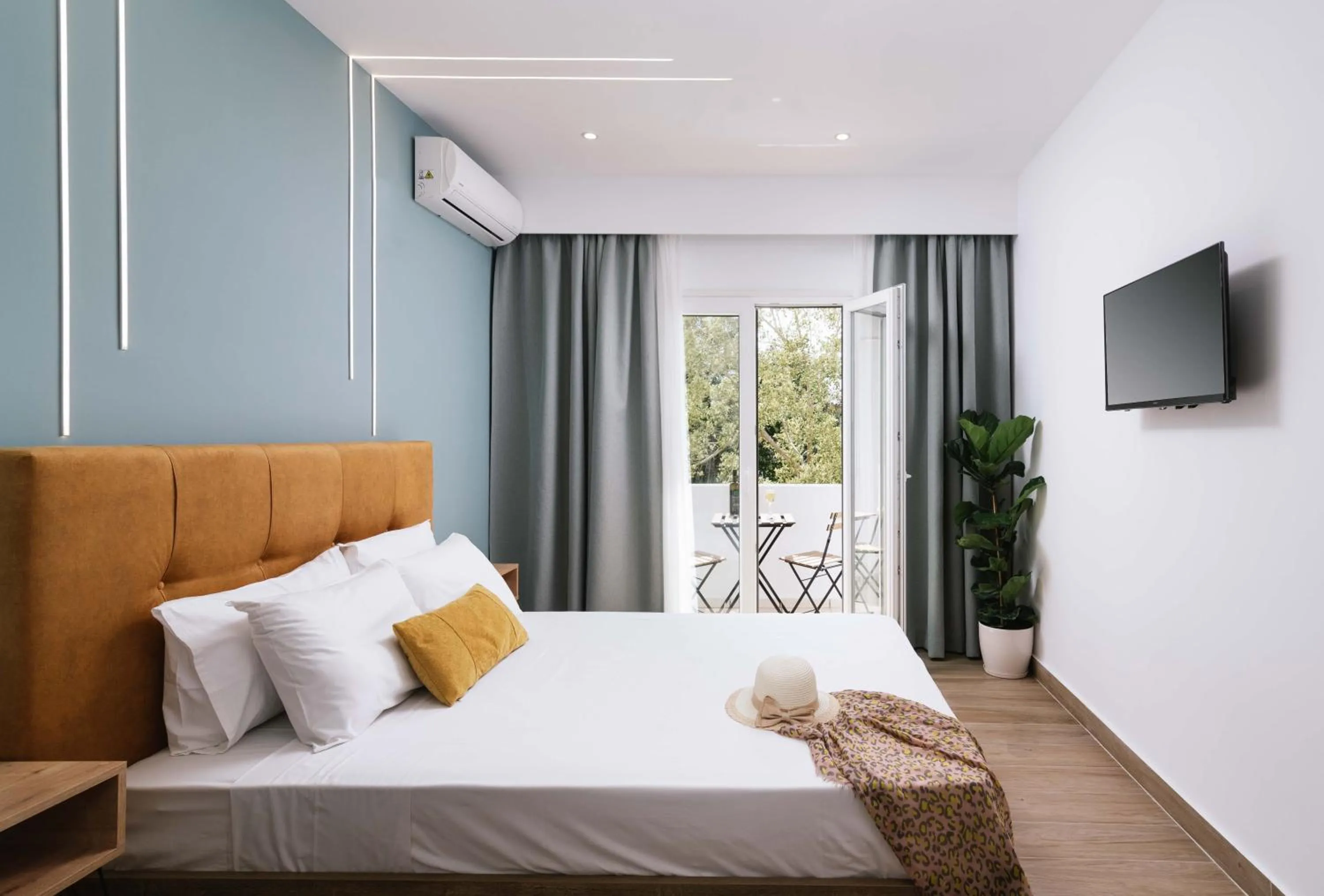 Bed in Ermis Luxury Suites & Apartments