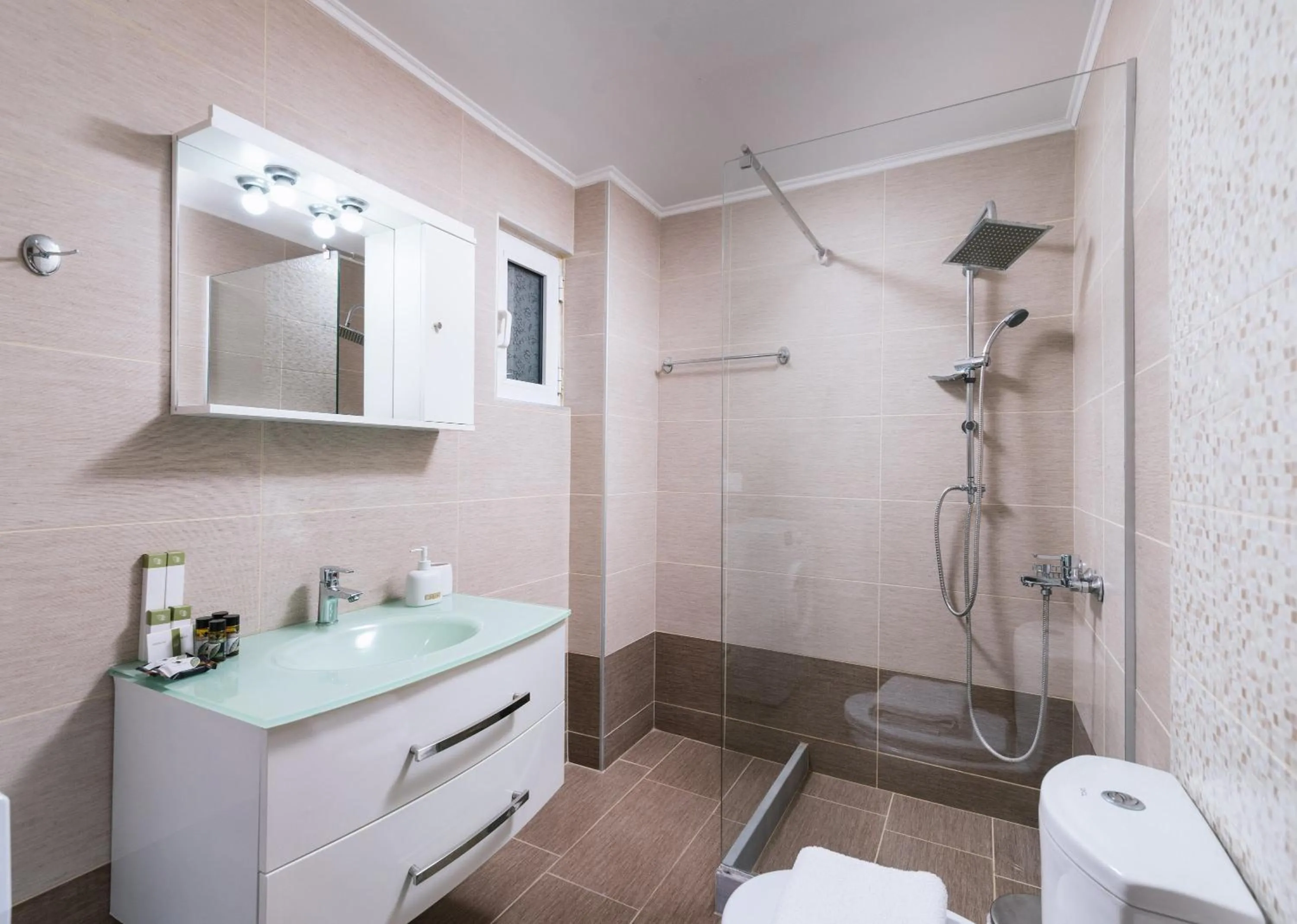 Bathroom in Ermis Luxury Suites & Apartments