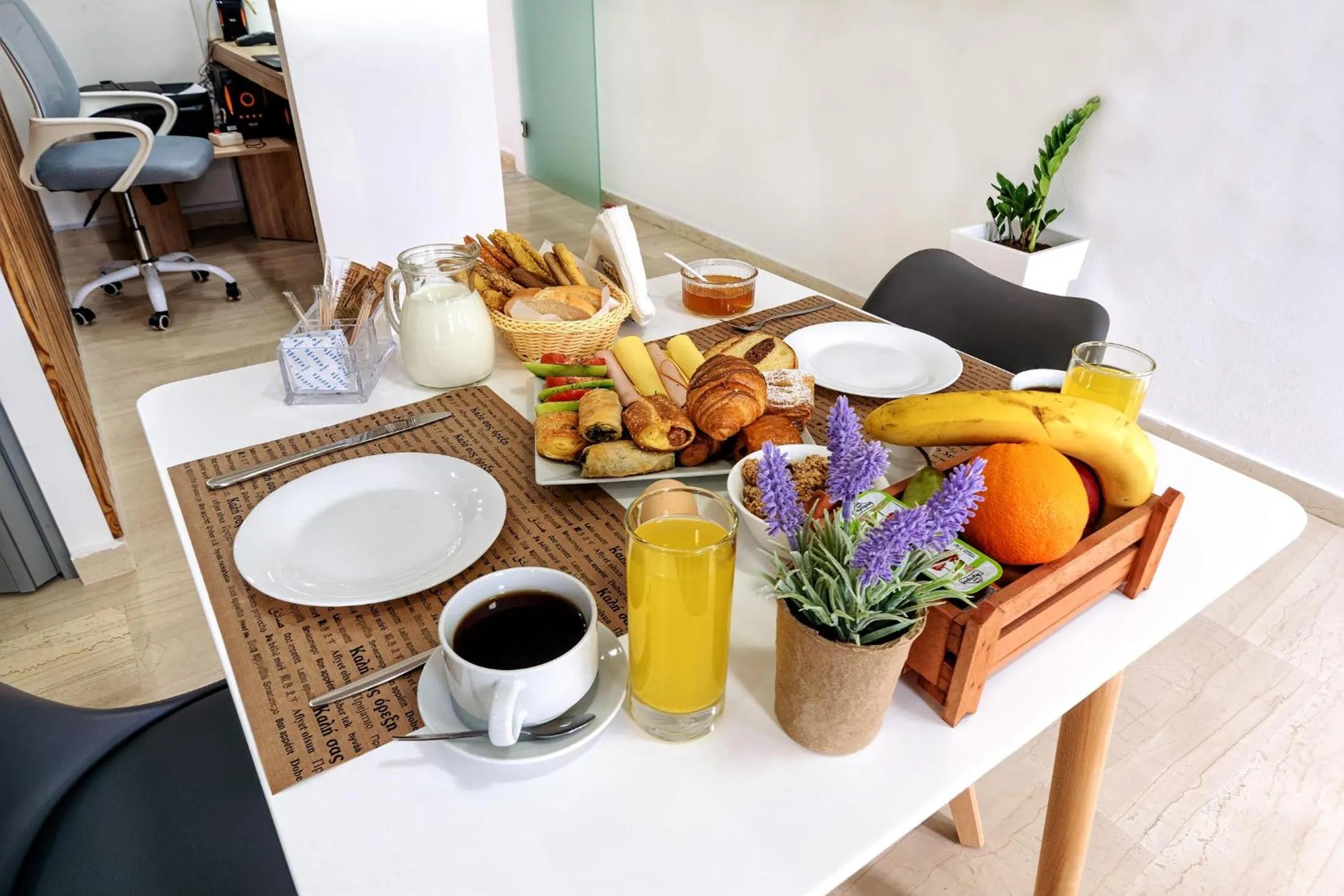 Dining area in Ermis Luxury Suites & Apartments