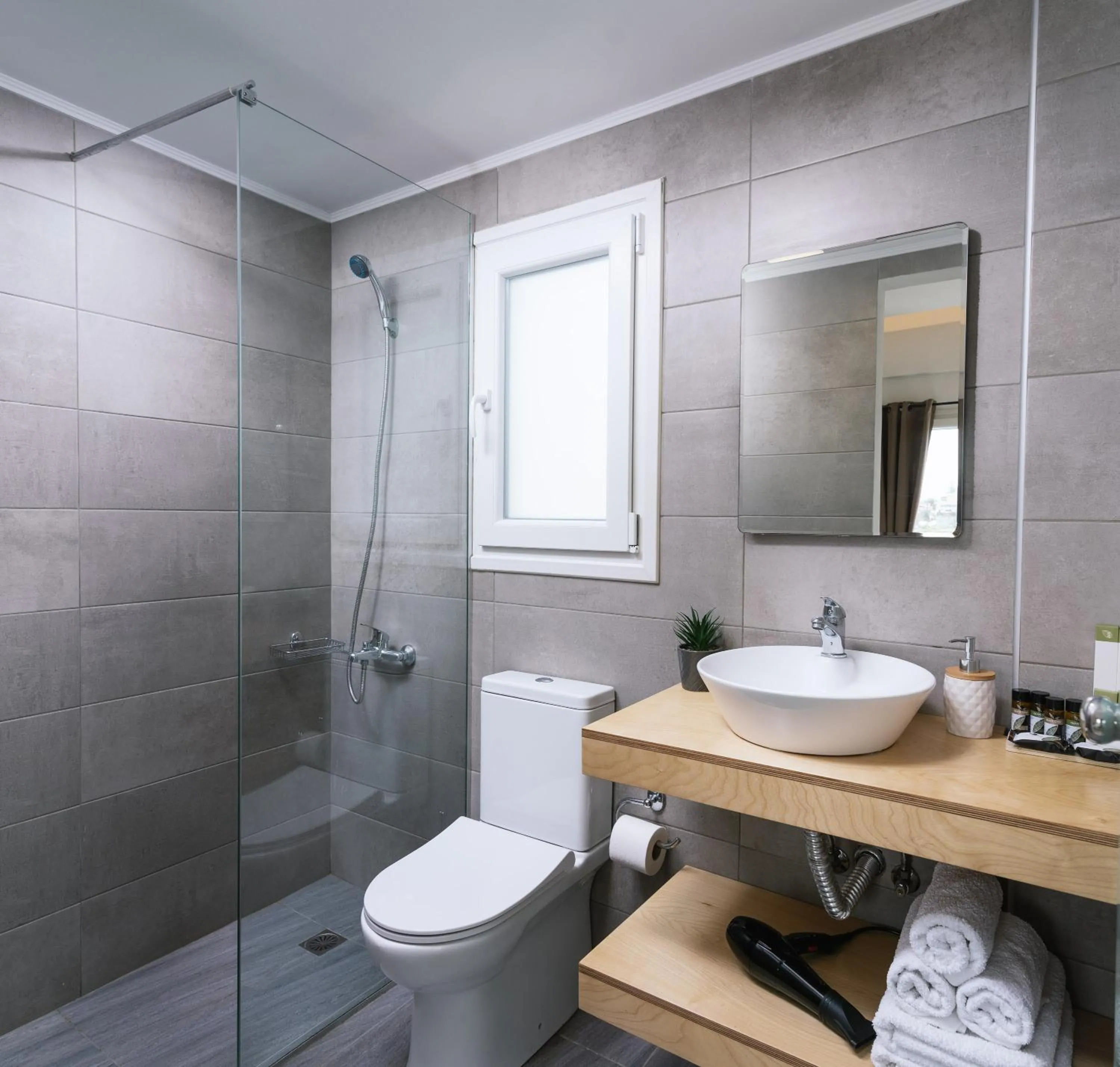 Bathroom in Ermis Luxury Suites & Apartments