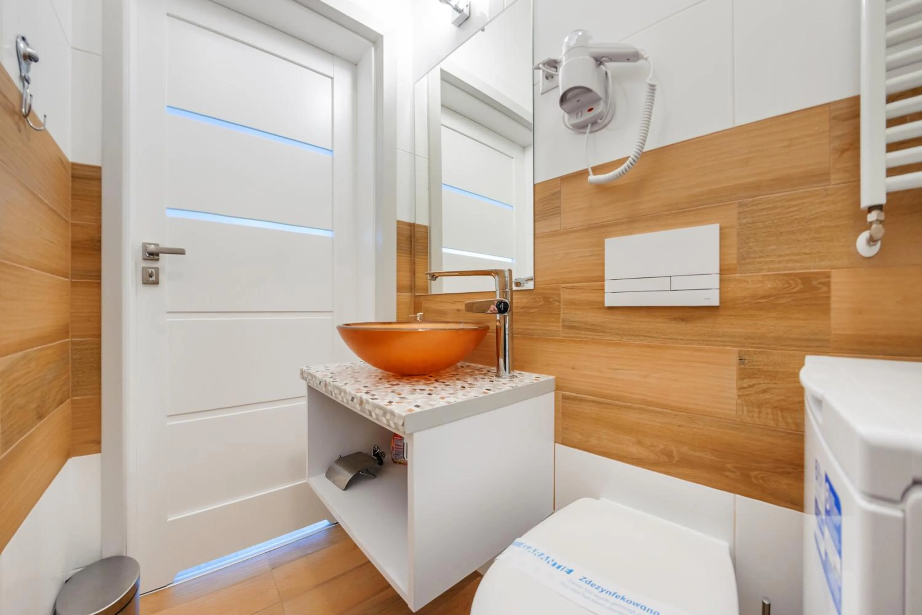 Bathroom in Seaside Grzybowo, Sun & Snow