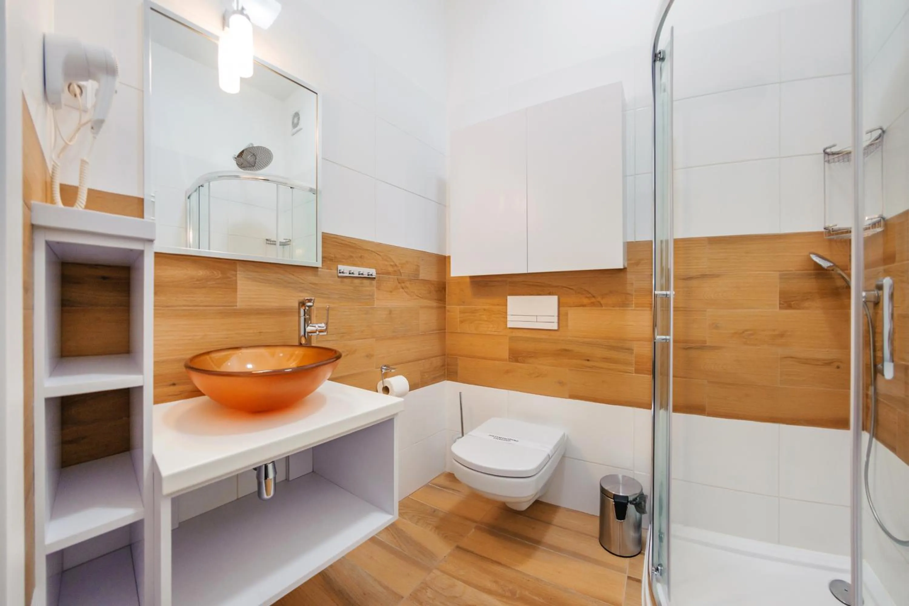 Bathroom in Seaside Grzybowo, Sun & Snow