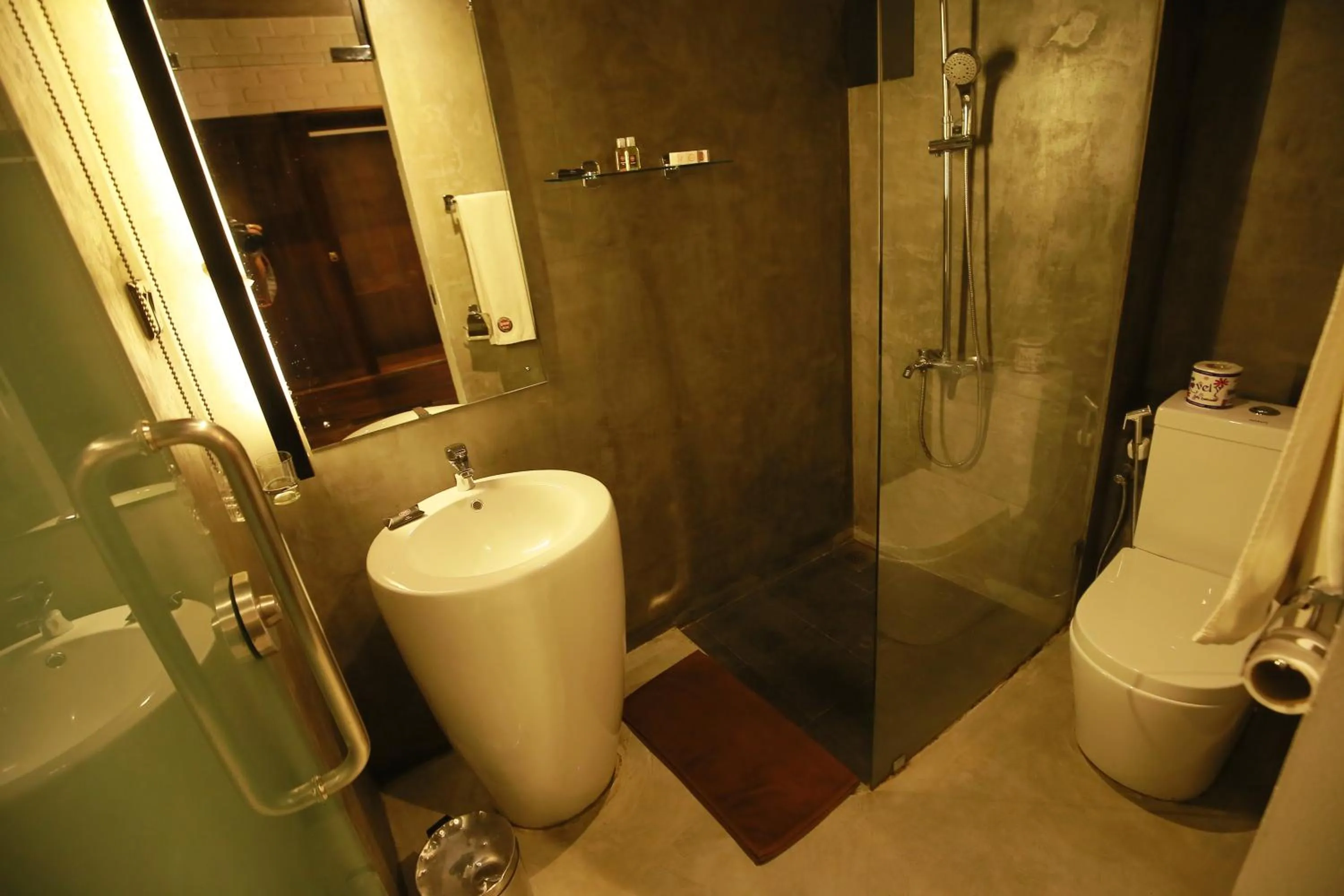 Bathroom in BBQ HUB Ella