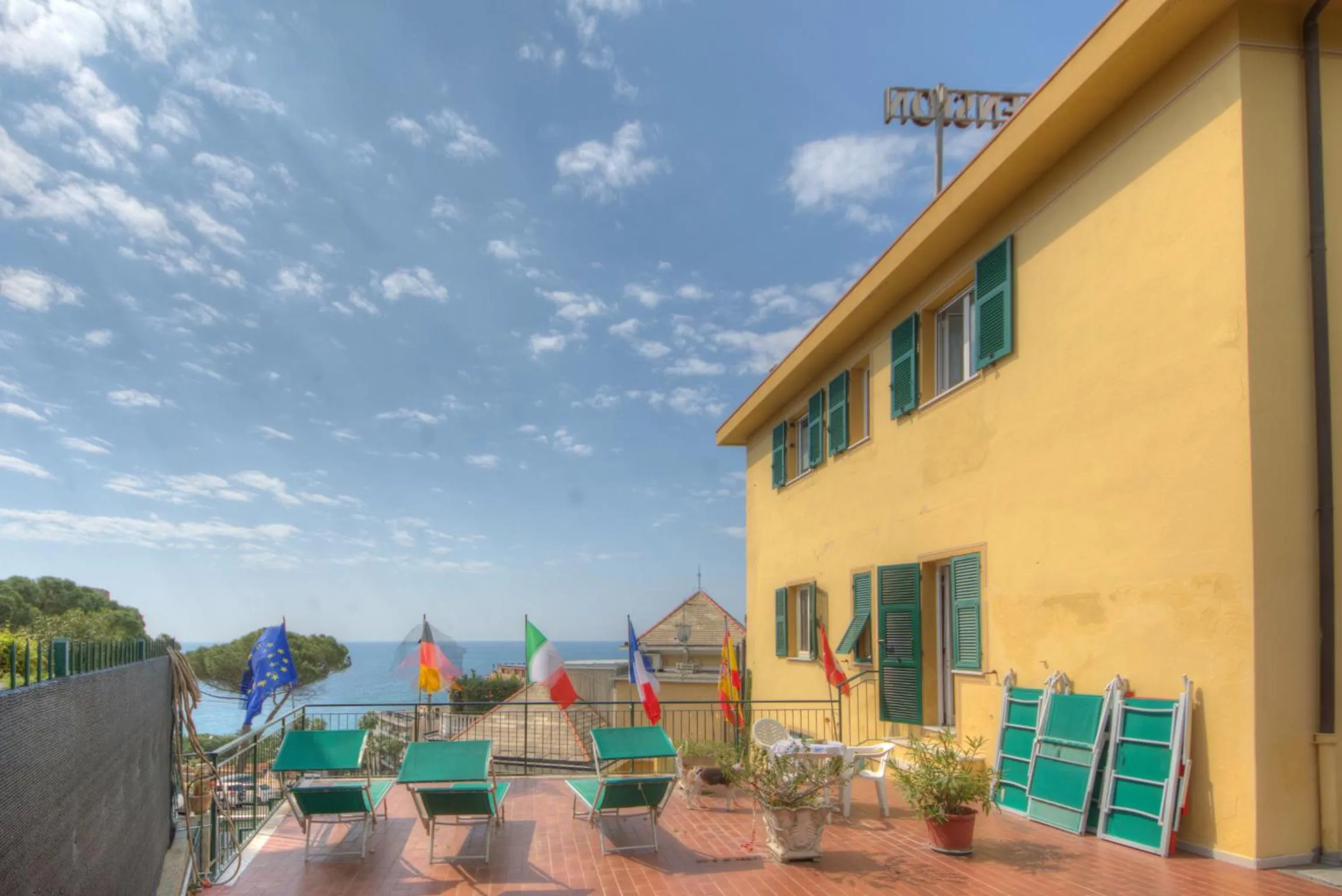 Property building in Hotel Deutsche Familien