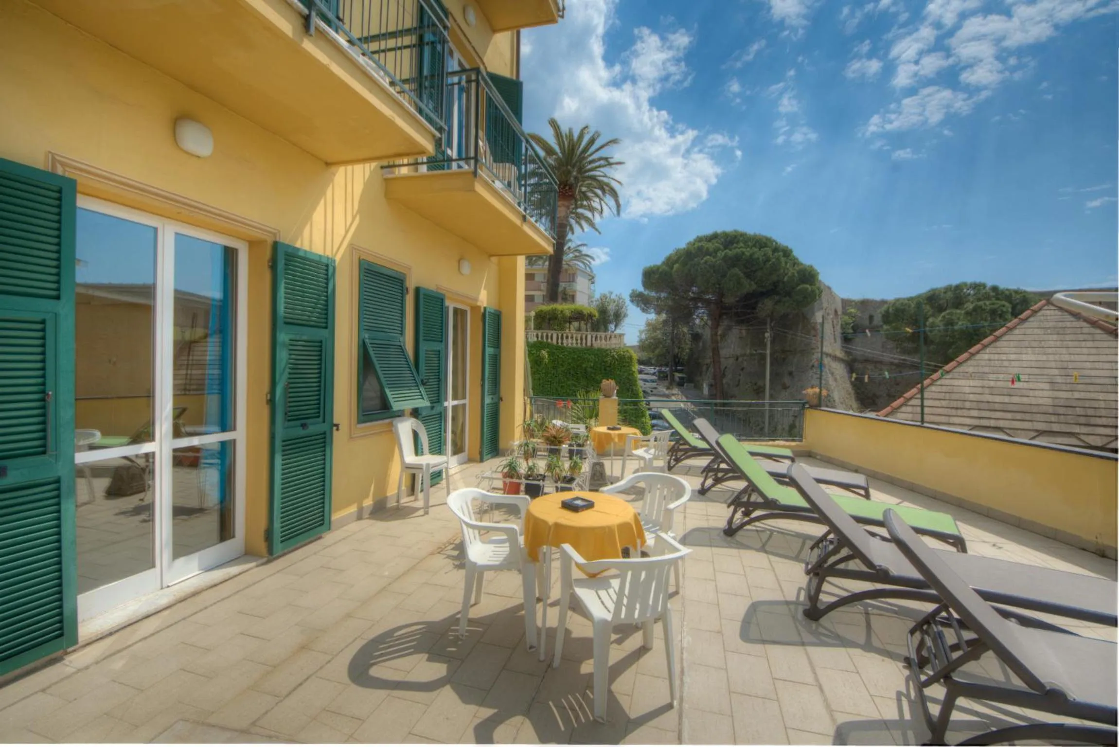 Patio in Hotel Deutsche Familien