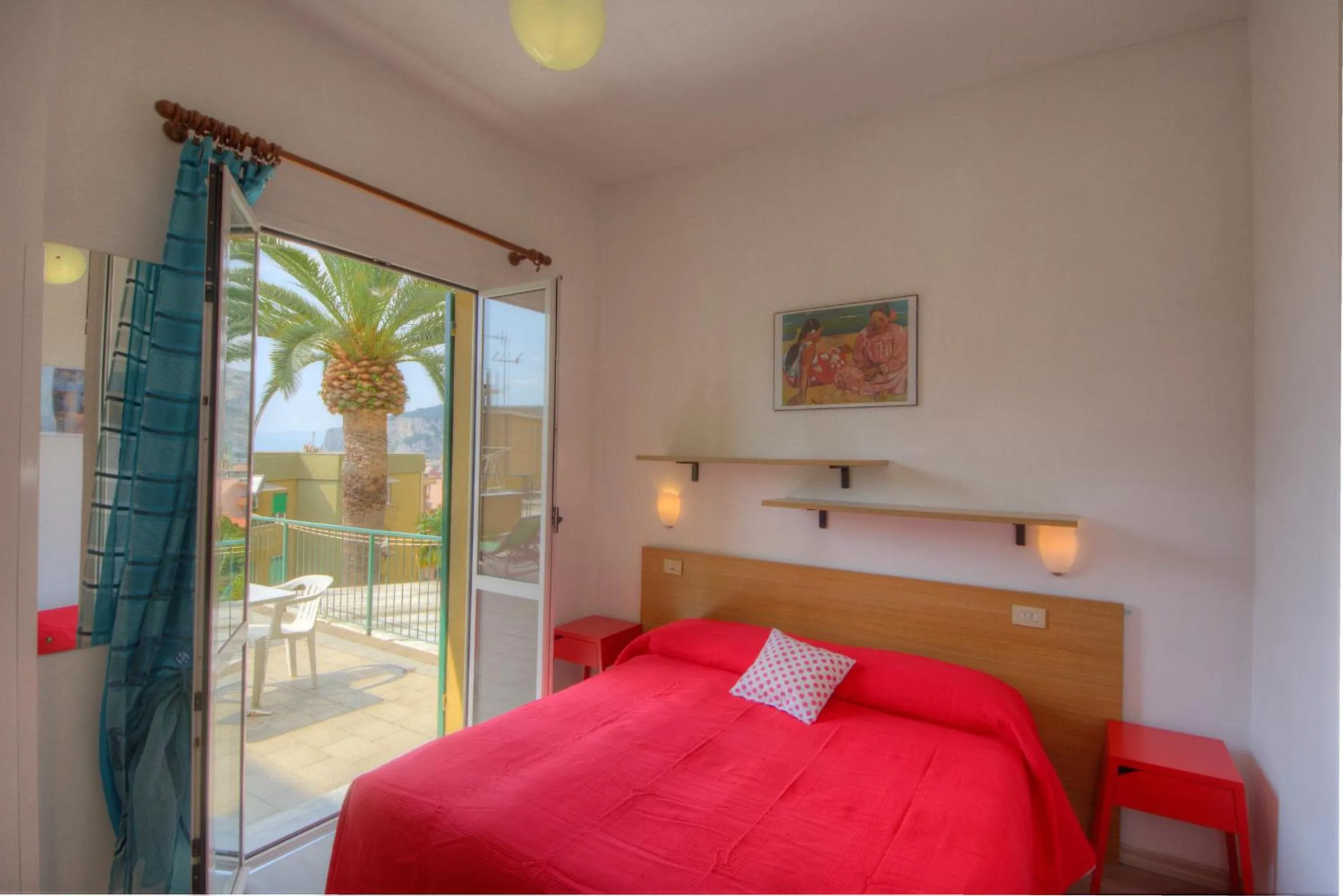 Photo of the whole room, Bed in Hotel Deutsche Familien