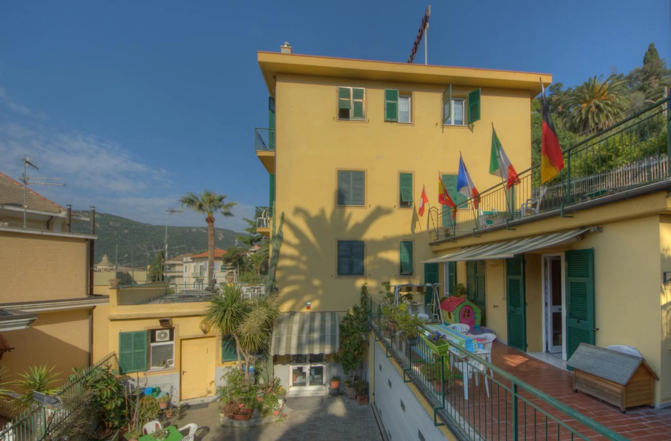 Property building in Hotel Deutsche Familien