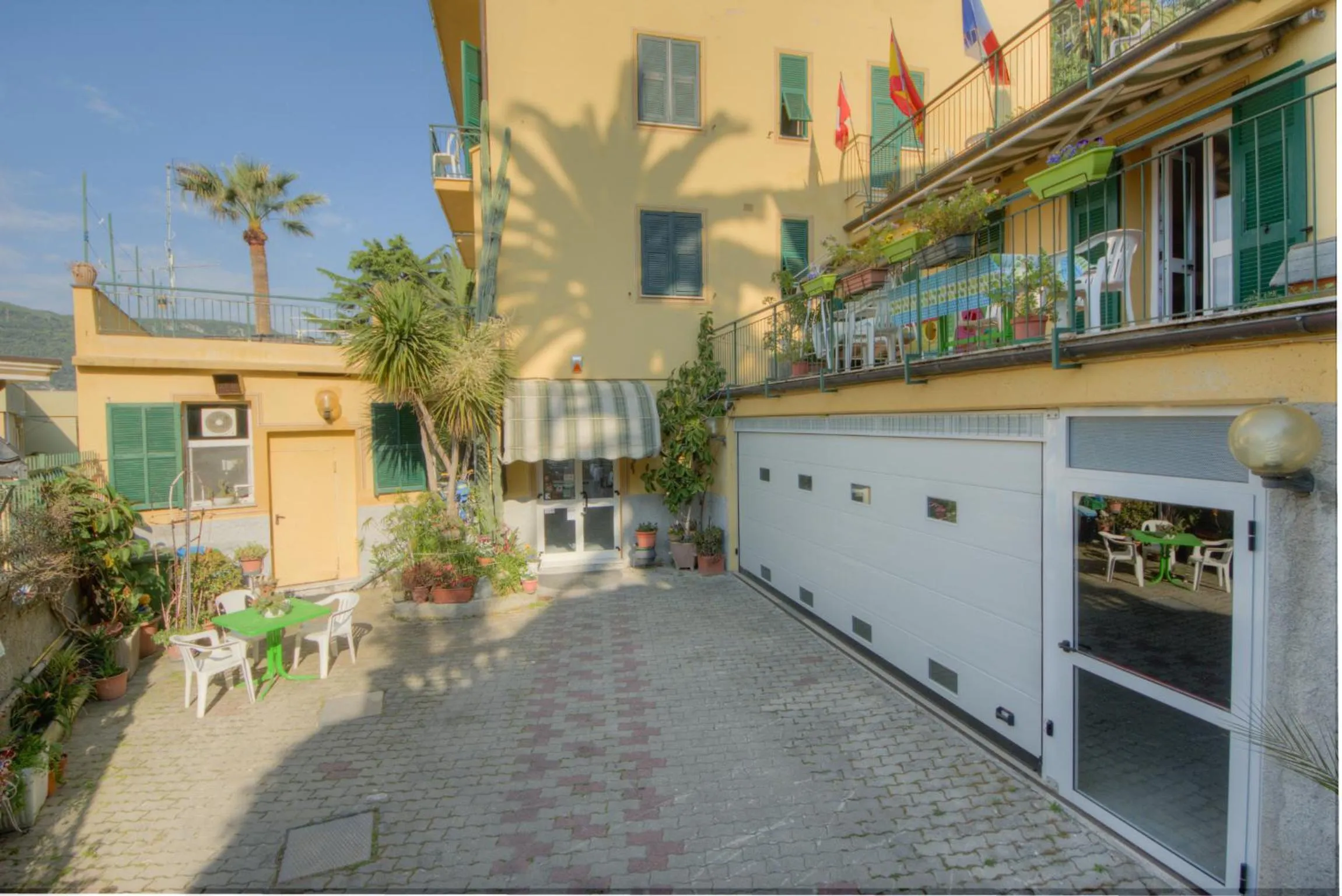 Patio in Hotel Deutsche Familien