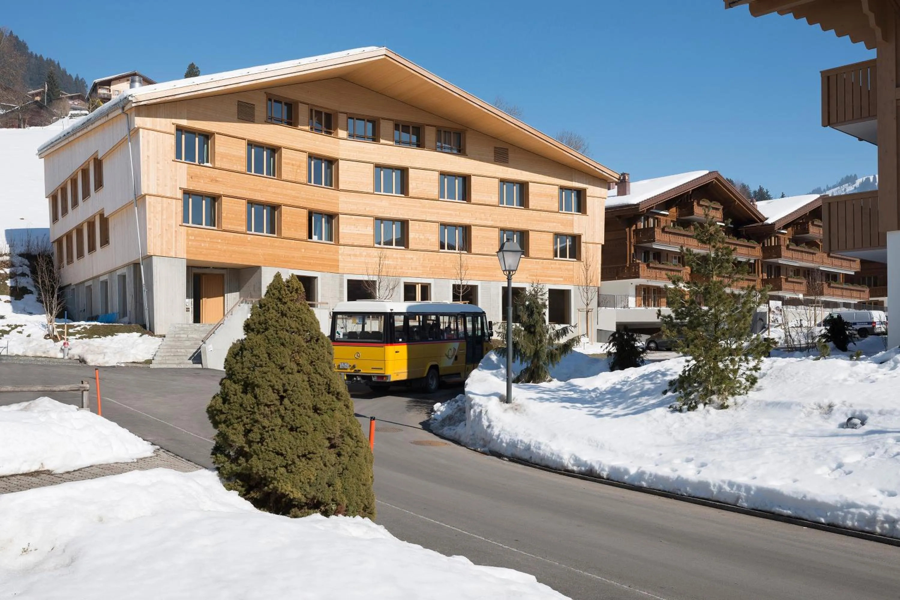 Facade/entrance in Saanen Gstaad Youth Hostel