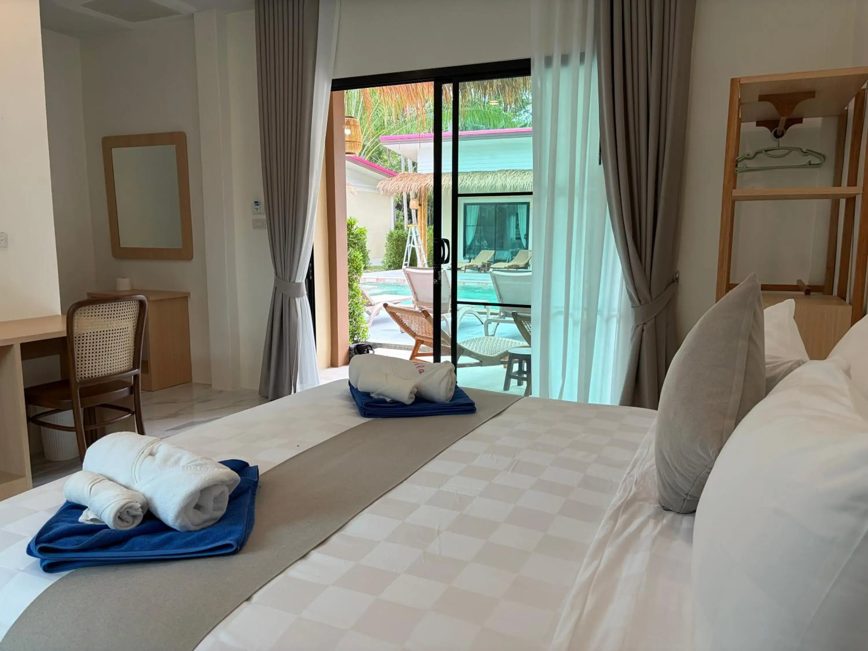 Bed in Pinky Bungalows Resort & Villa Bed in Pinky Bungalows Resort & Villa