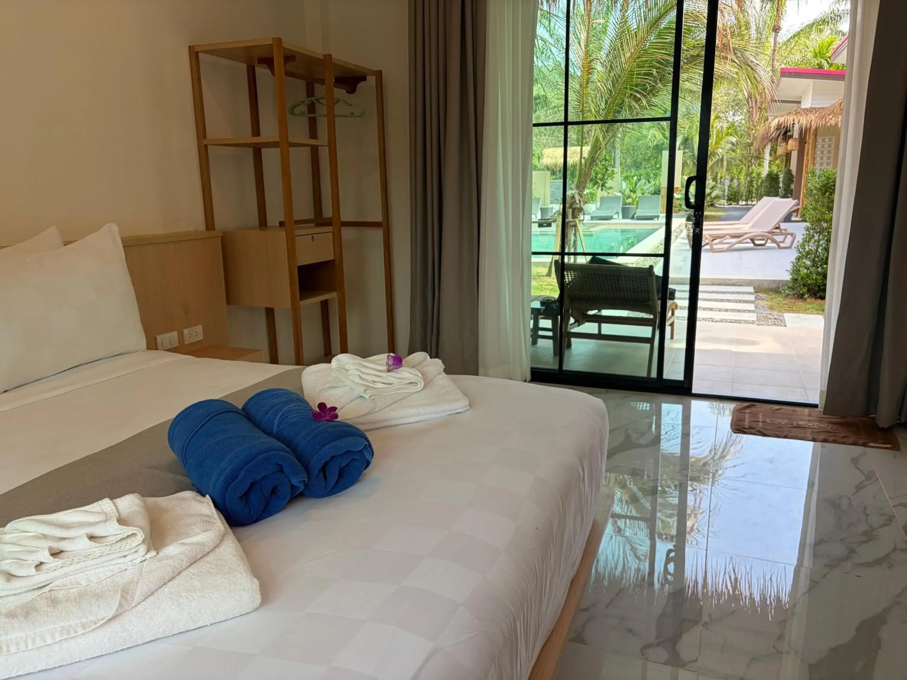 Bed in Pinky Bungalows Resort & Villa Bed in Pinky Bungalows Resort & Villa