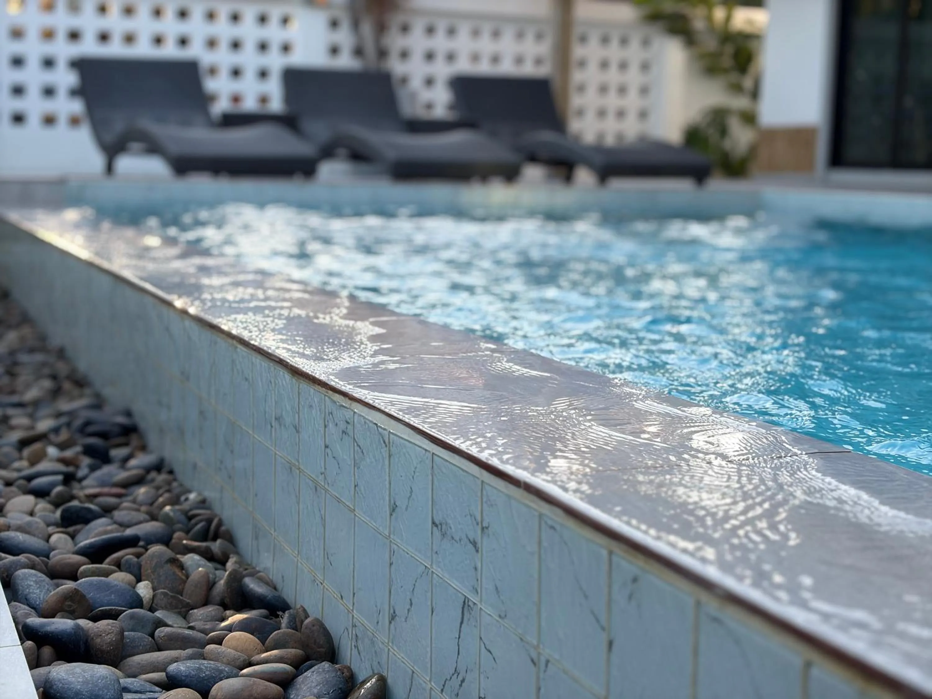 Pinky Bungalows Resort & Villa