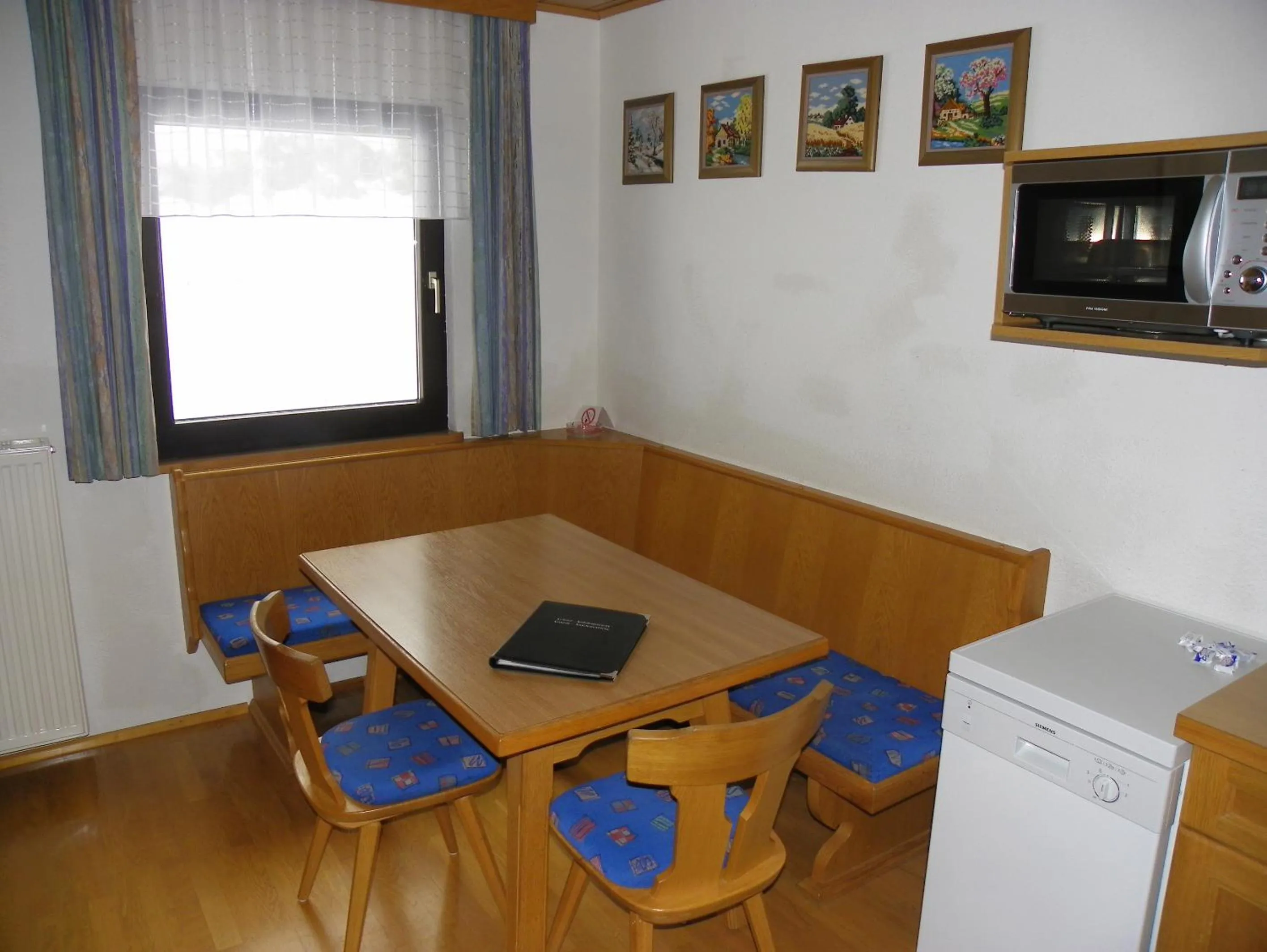 Dining area in Ferienwohnung Ski-Hans