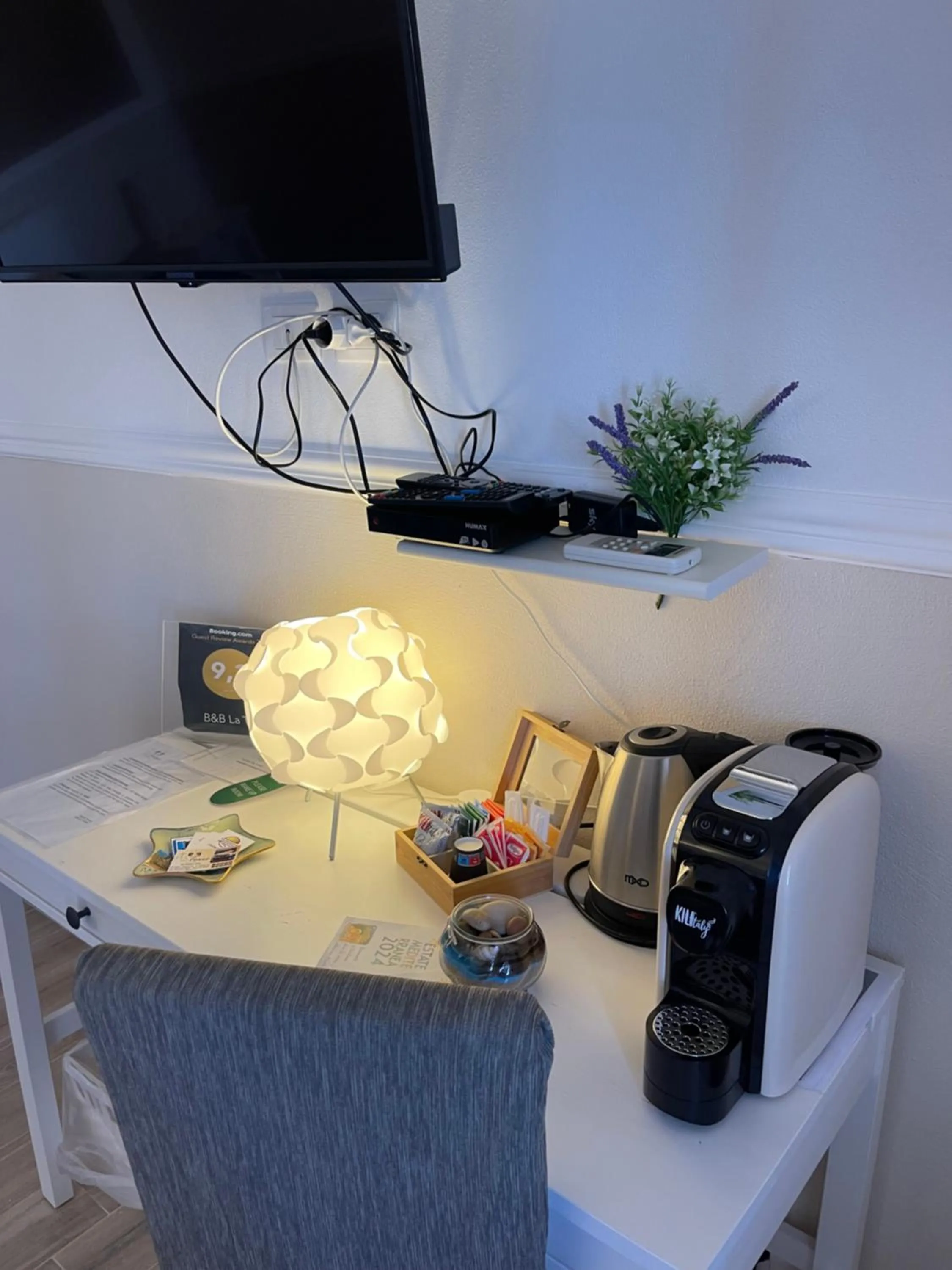 Coffee/tea facilities in B&B La Torre