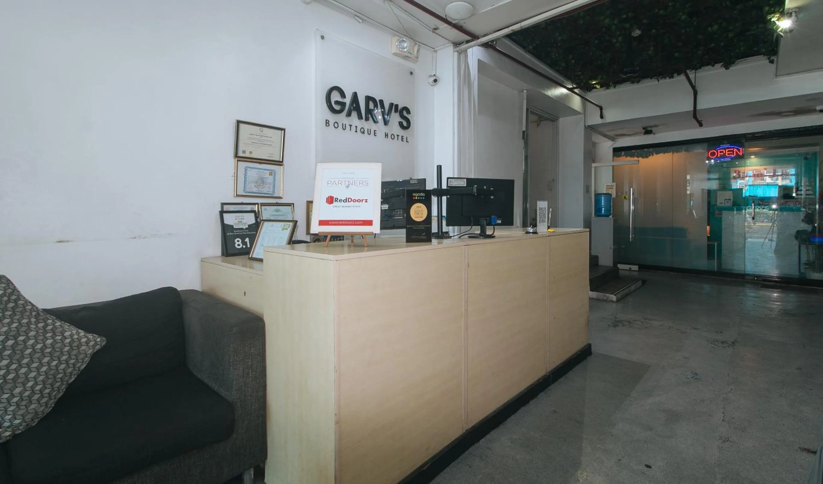 Lobby or reception in RedDoorz Plus at Boni Avenue Mandaluyong