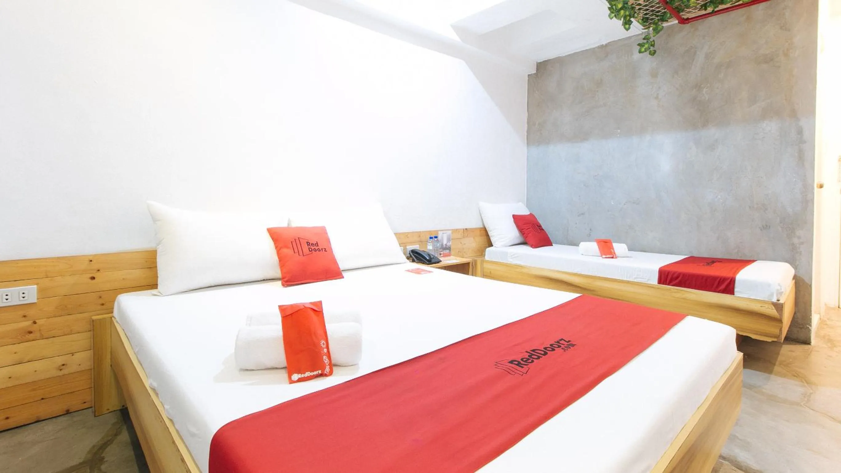 Bed in RedDoorz Plus at Boni Avenue Mandaluyong