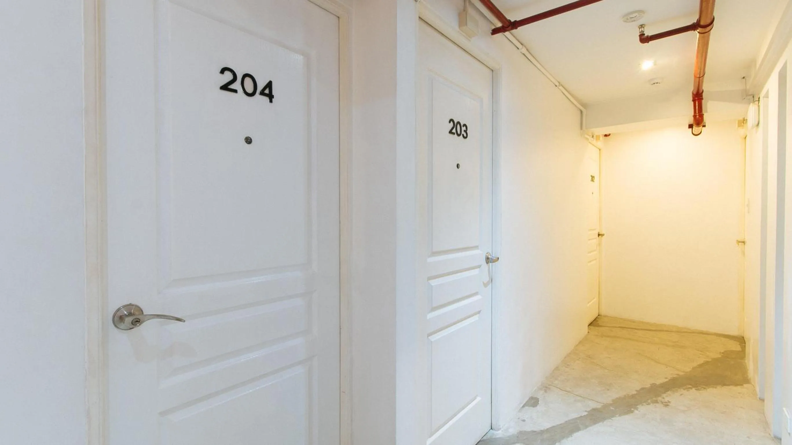 Floor plan in RedDoorz Plus at Boni Avenue Mandaluyong