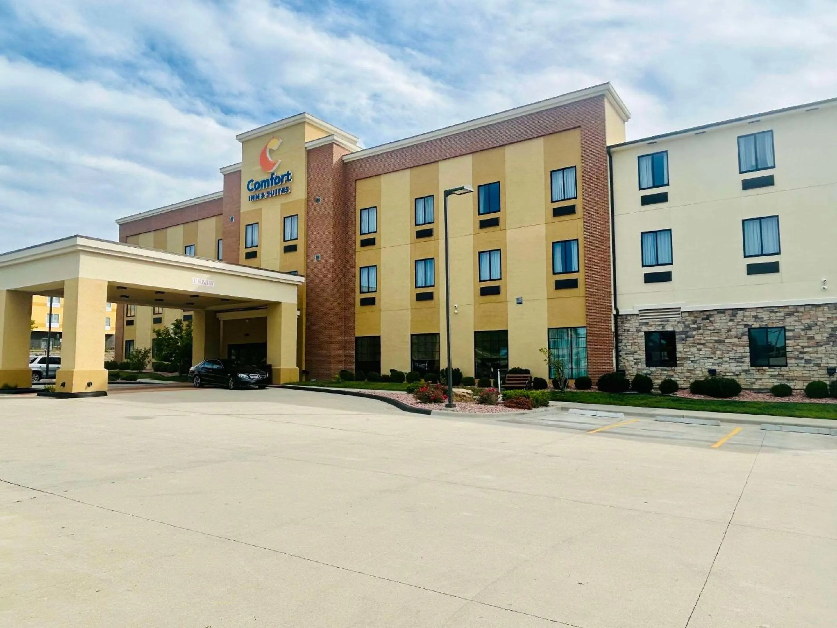 Comfort Inn & Suites Shawnee - Kansas City