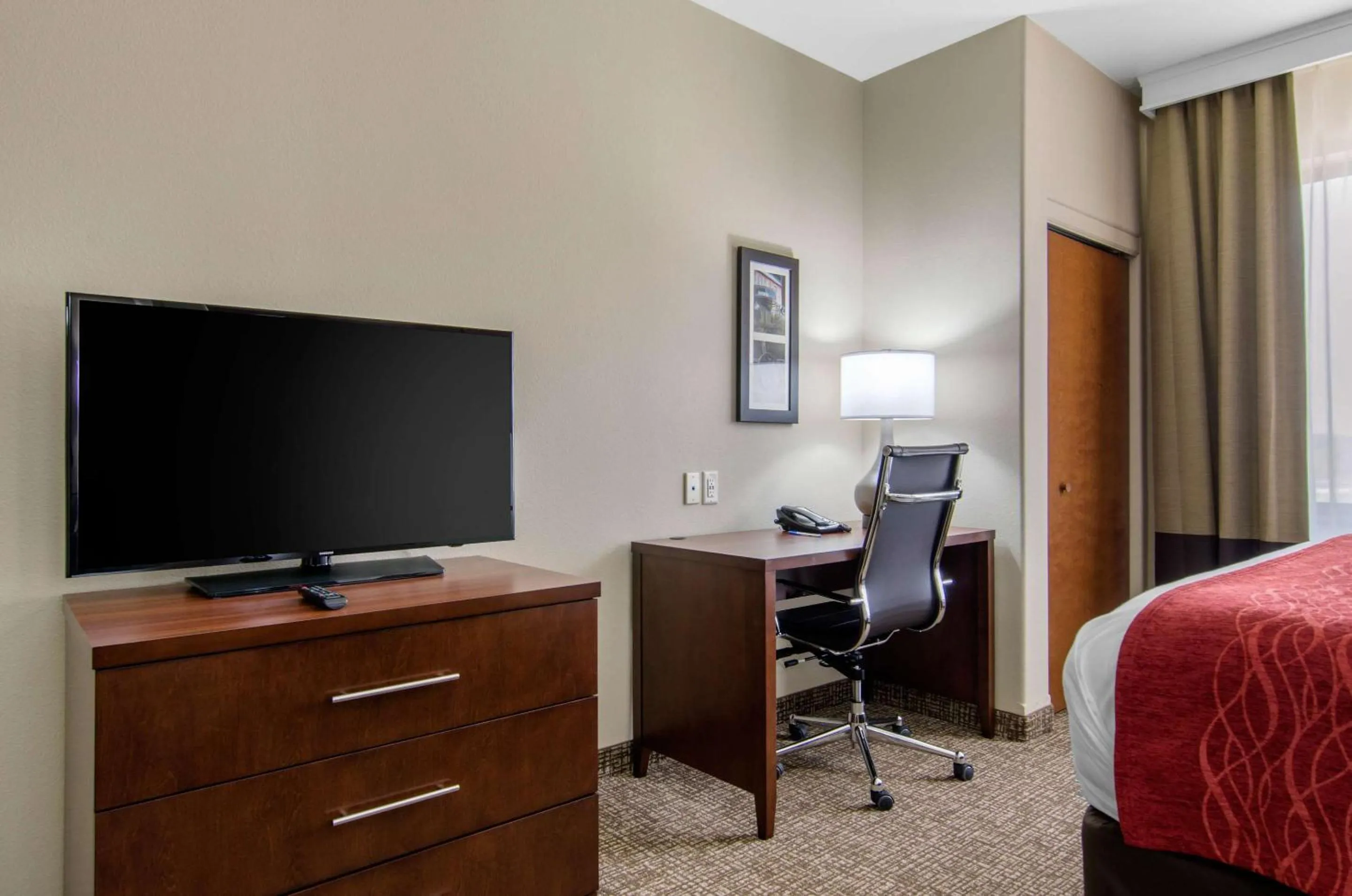Bedroom, Bed in Comfort Inn & Suites Shawnee - Kansas City