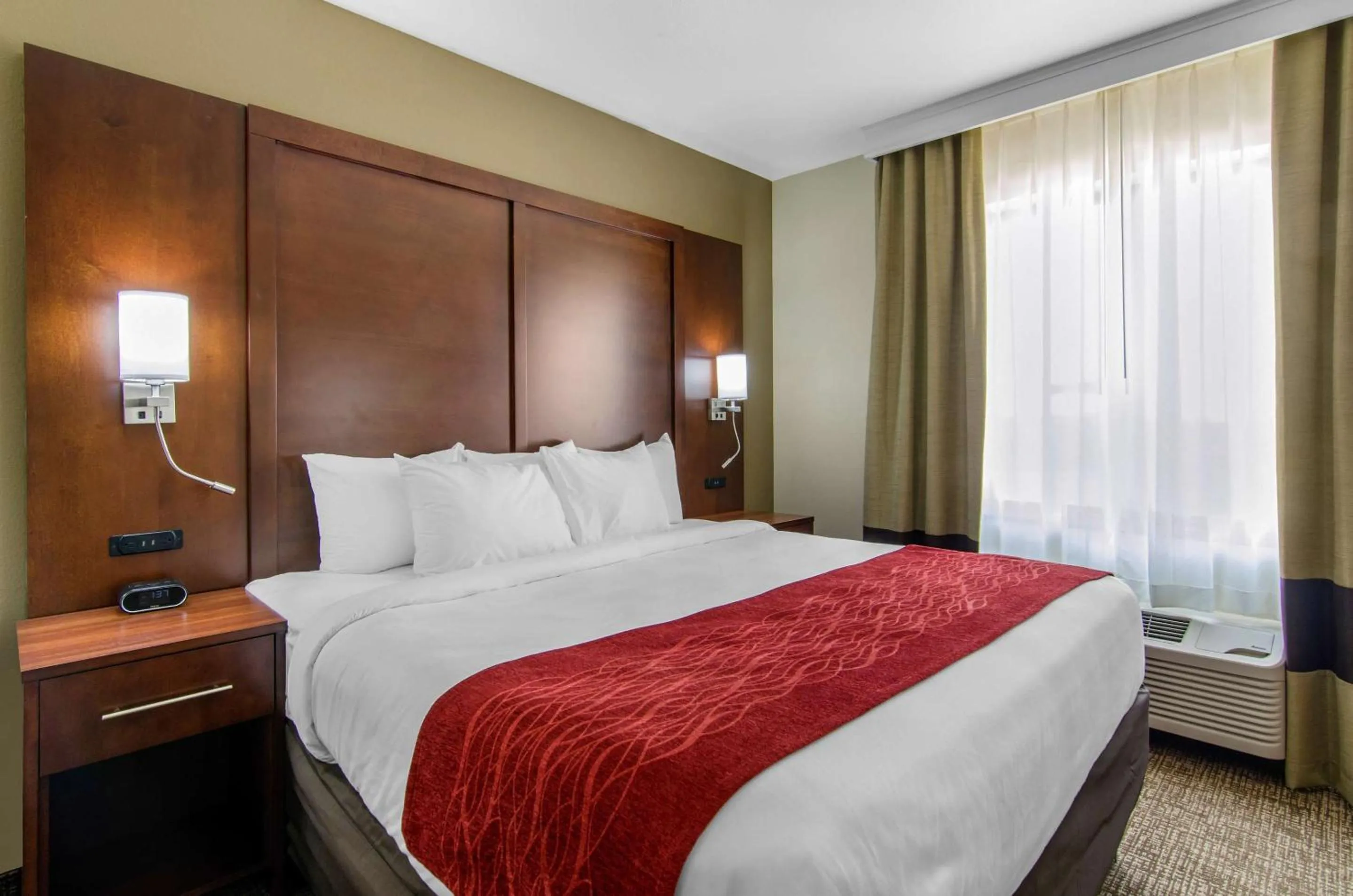 Bedroom, Bed in Comfort Inn & Suites Shawnee - Kansas City