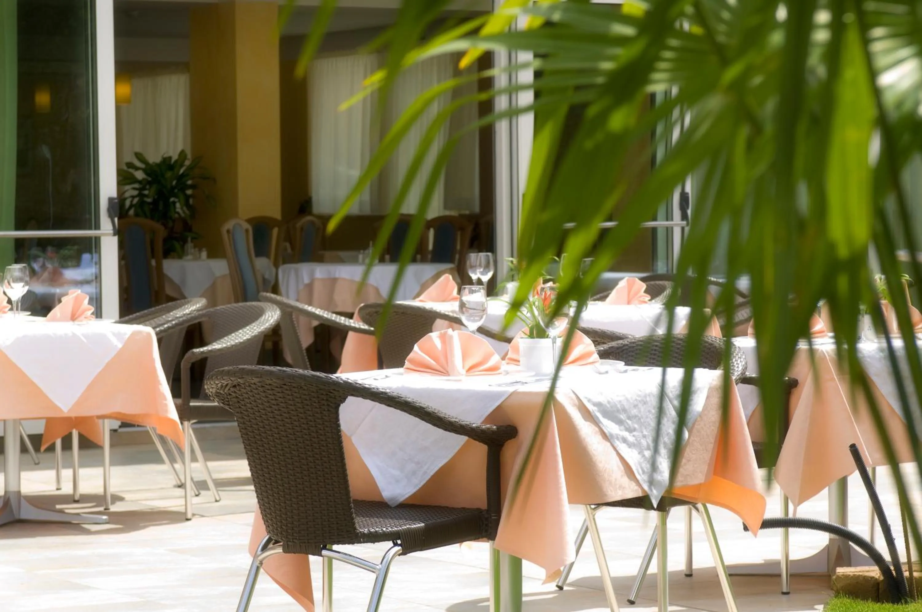 Restaurant/places to eat in Hotel Weingarten