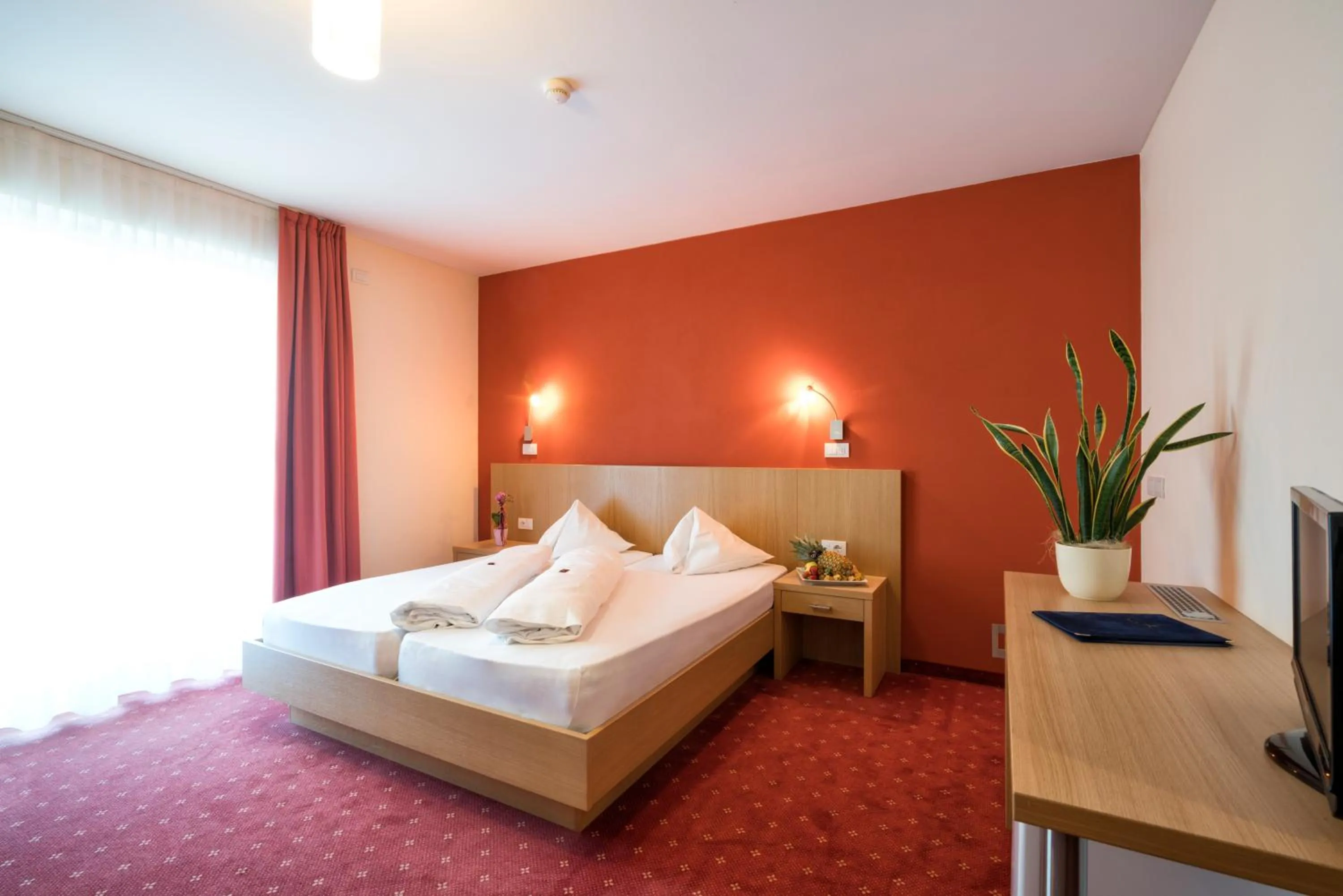 Bedroom, Bed in Hotel Weingarten