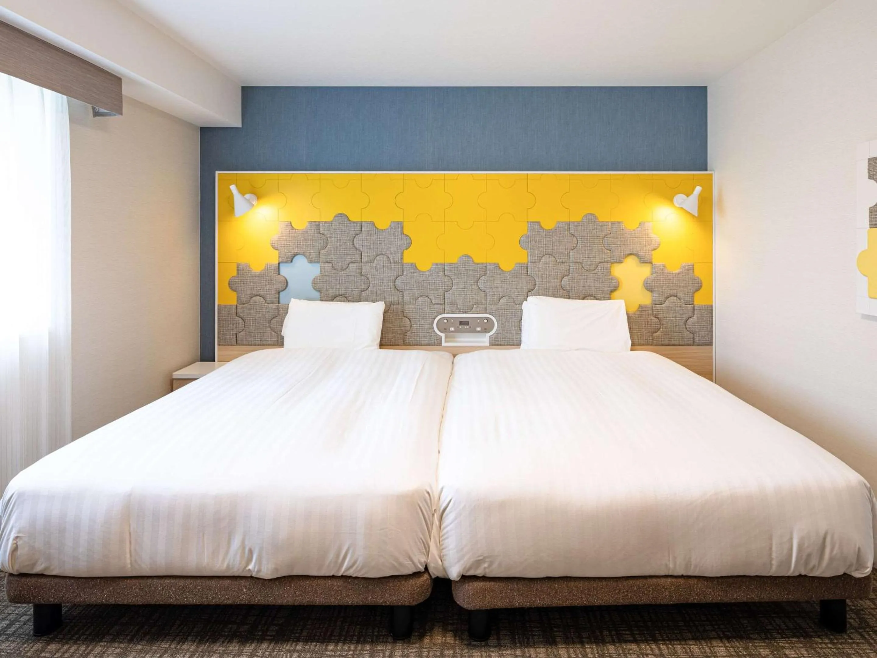 Bedroom, Bed in Comfort Suites Tokyo Bay