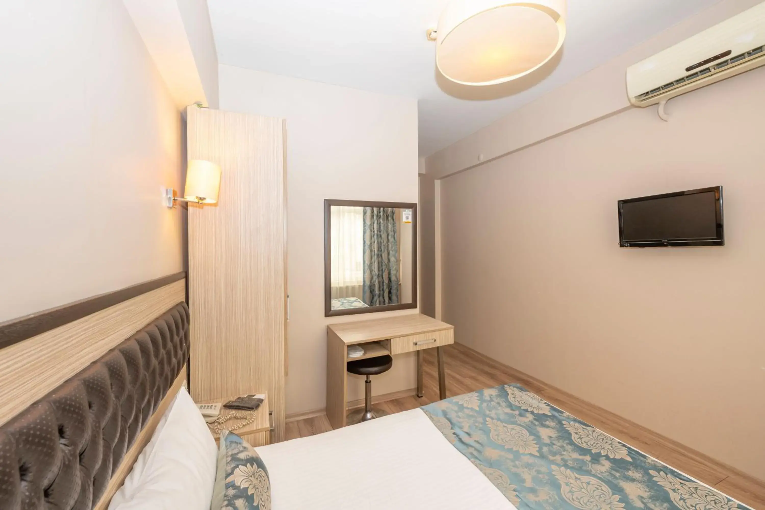 Photo of the whole room, Bed in Tugra Hotel Photo of the whole room, Bed in Tugra Hotel