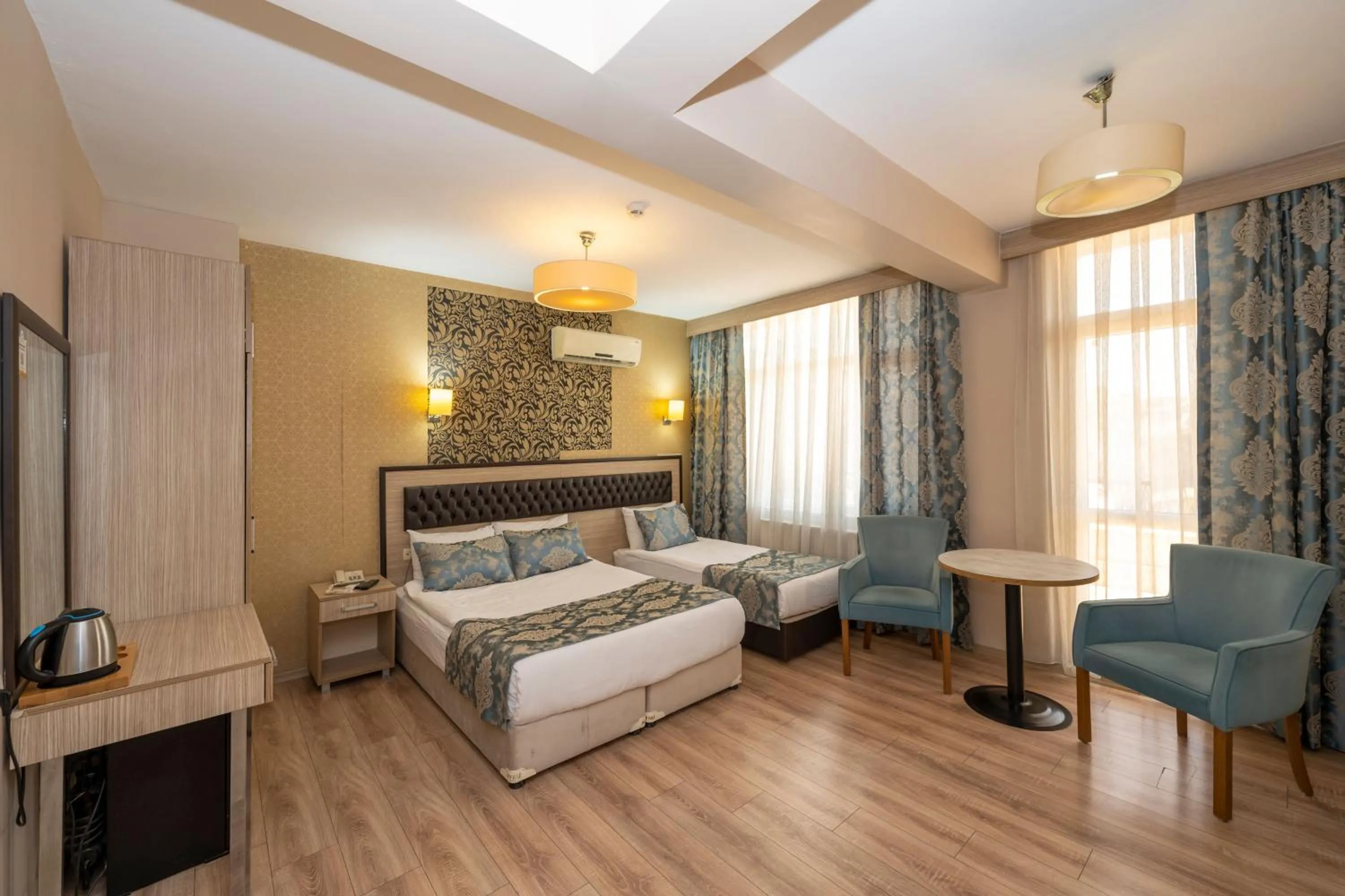 Photo of the whole room, Bed in Tugra Hotel