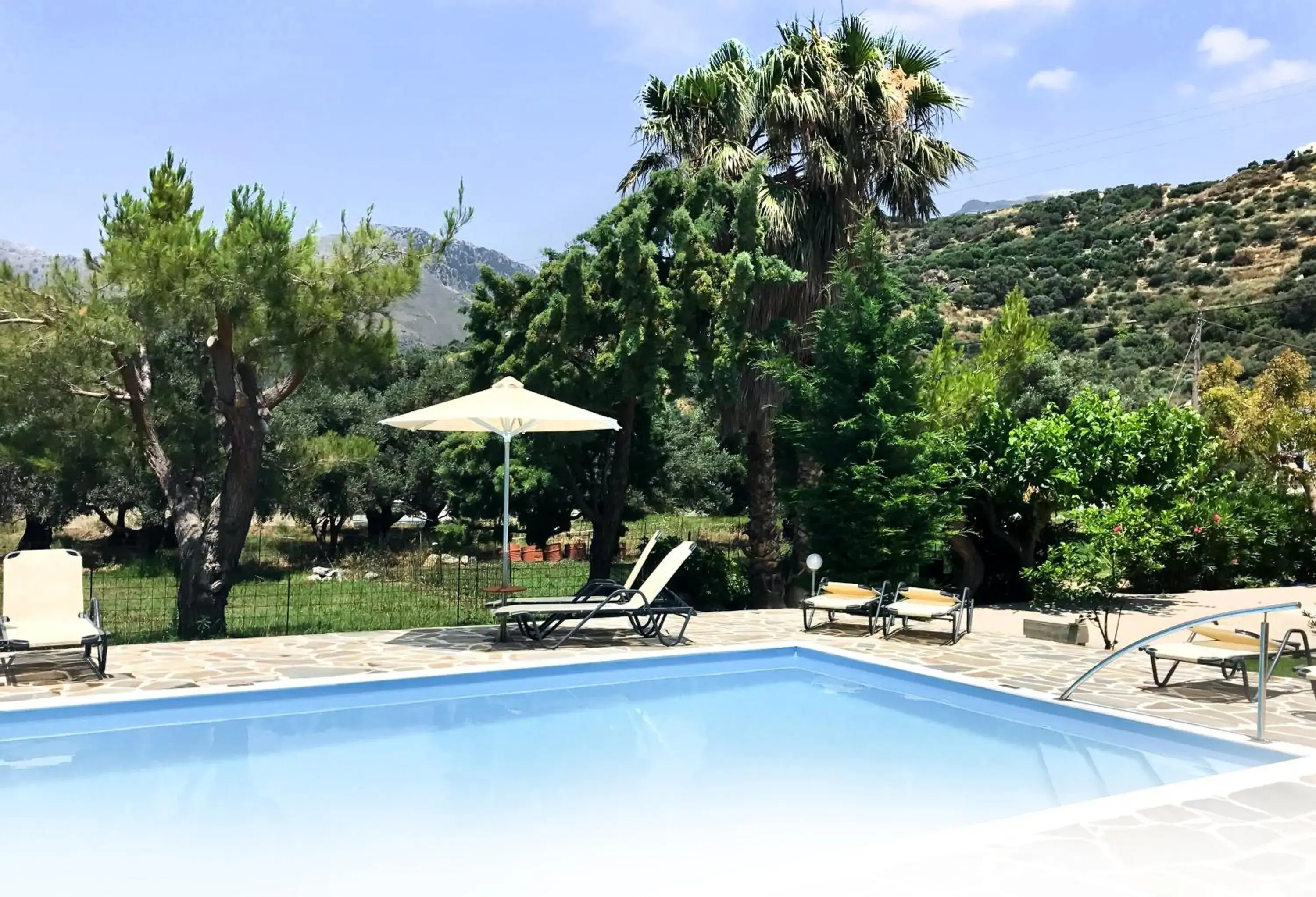 IRIDA Studios Hotel & Pool IRIDA Studios Hotel & Pool