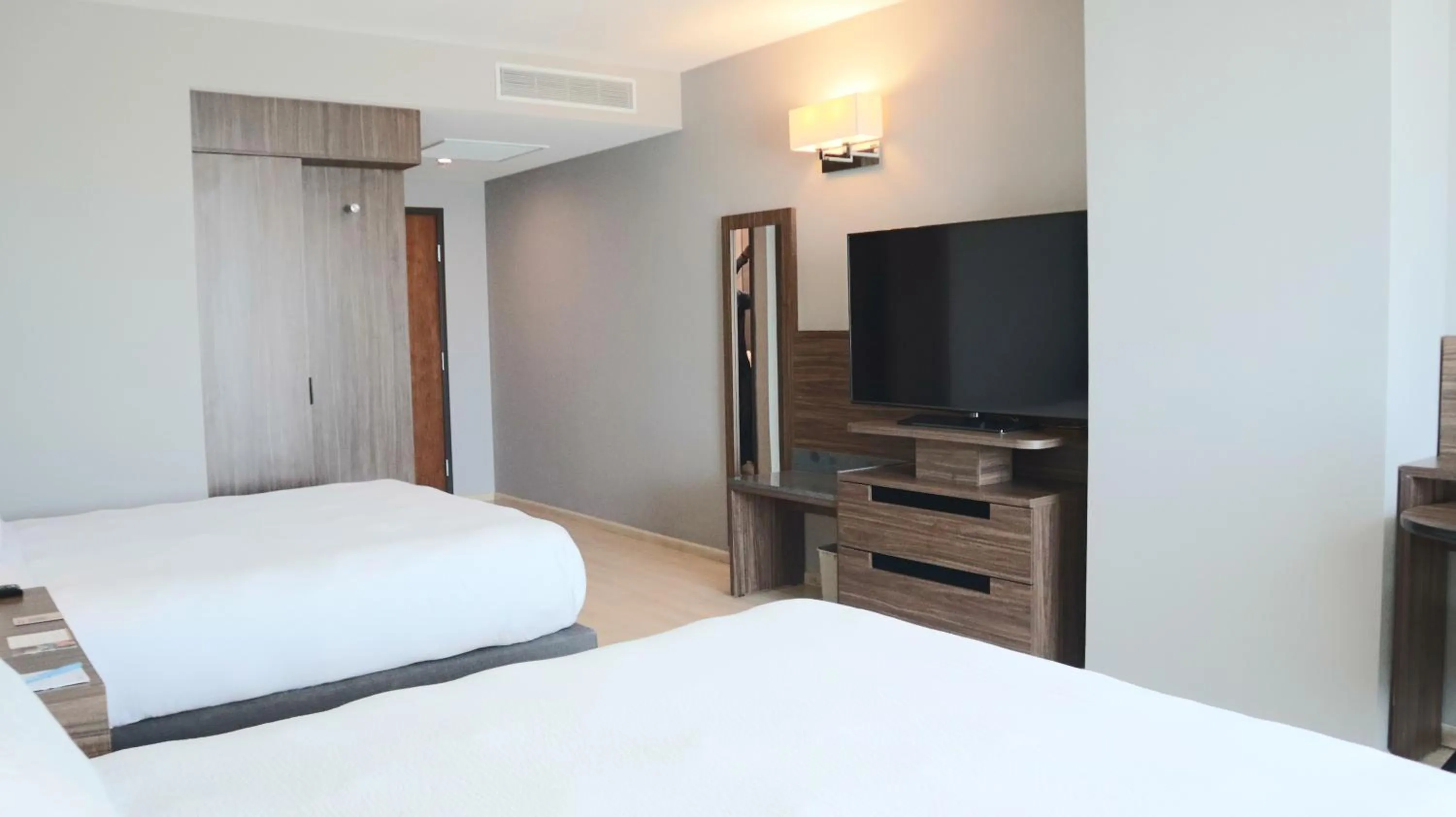 Photo of the whole room, Bed in Fairfield Inn & Suites by Marriott Aguascalientes