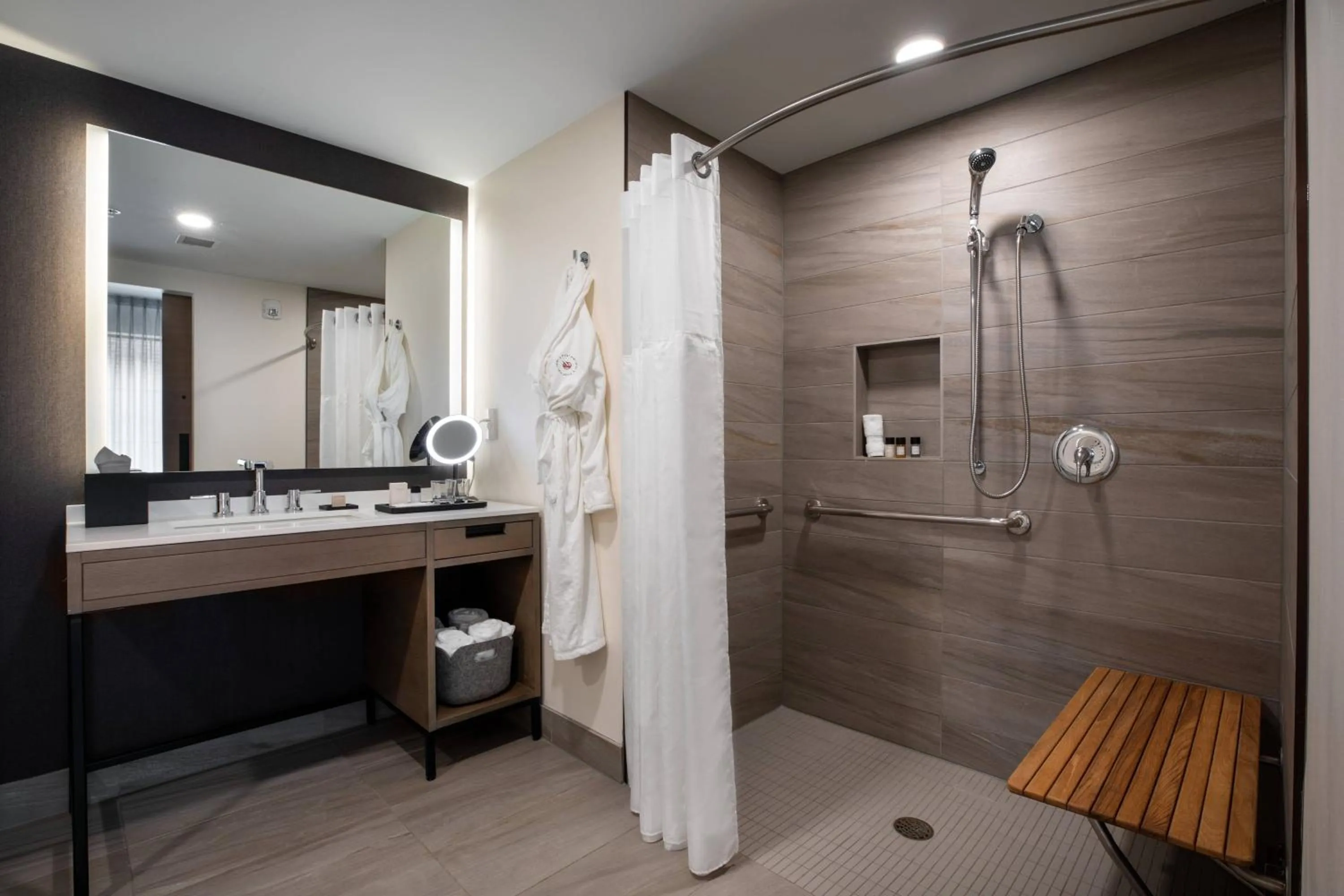 Bathroom in Elliot Park Hotel, Autograph Collection