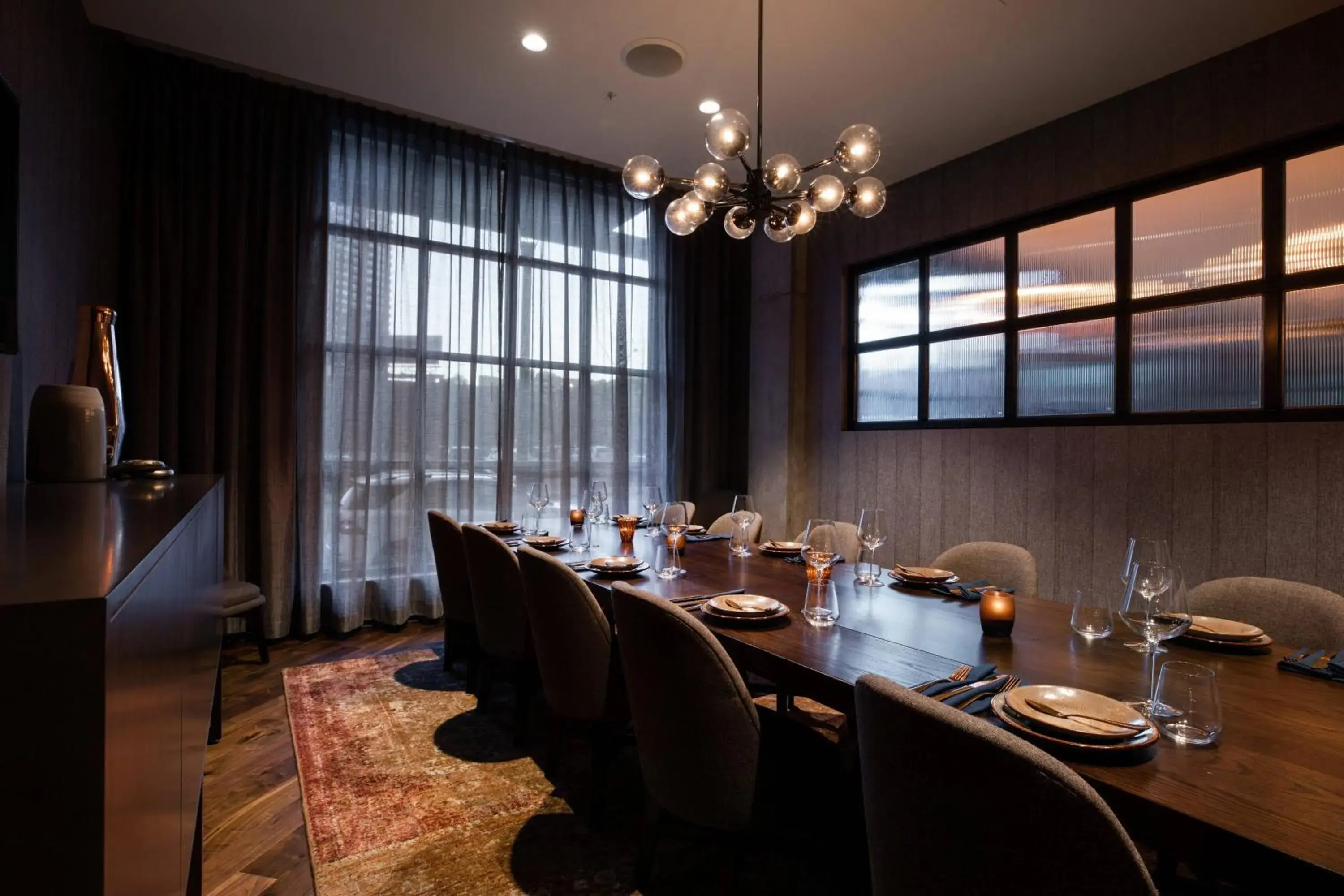 Lounge or bar in Elliot Park Hotel, Autograph Collection Lounge or bar in Elliot Park Hotel, Autograph Collection