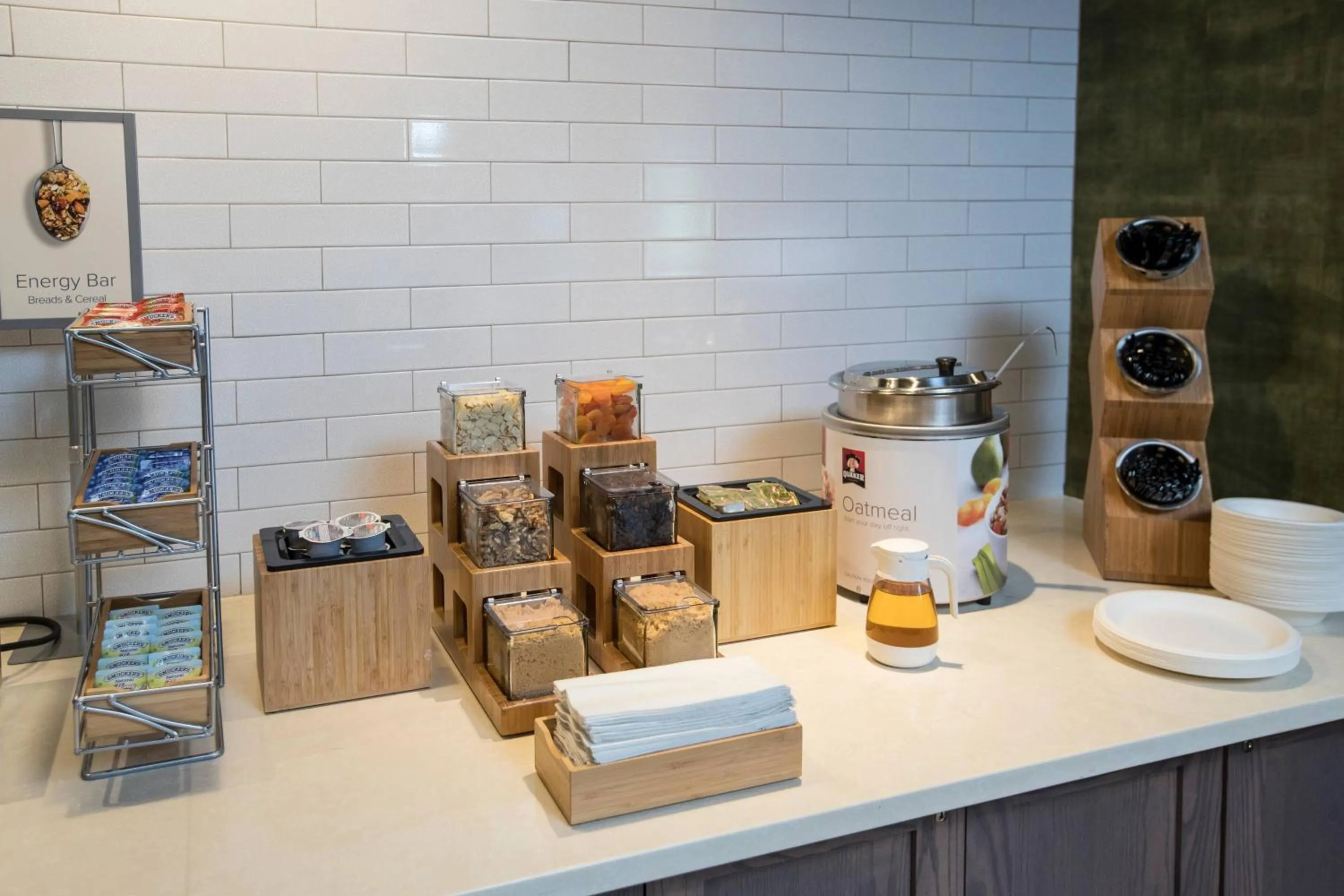 Breakfast in Fairfield Inn & Suites by Marriott Philadelphia Valley Forge/Great Valley