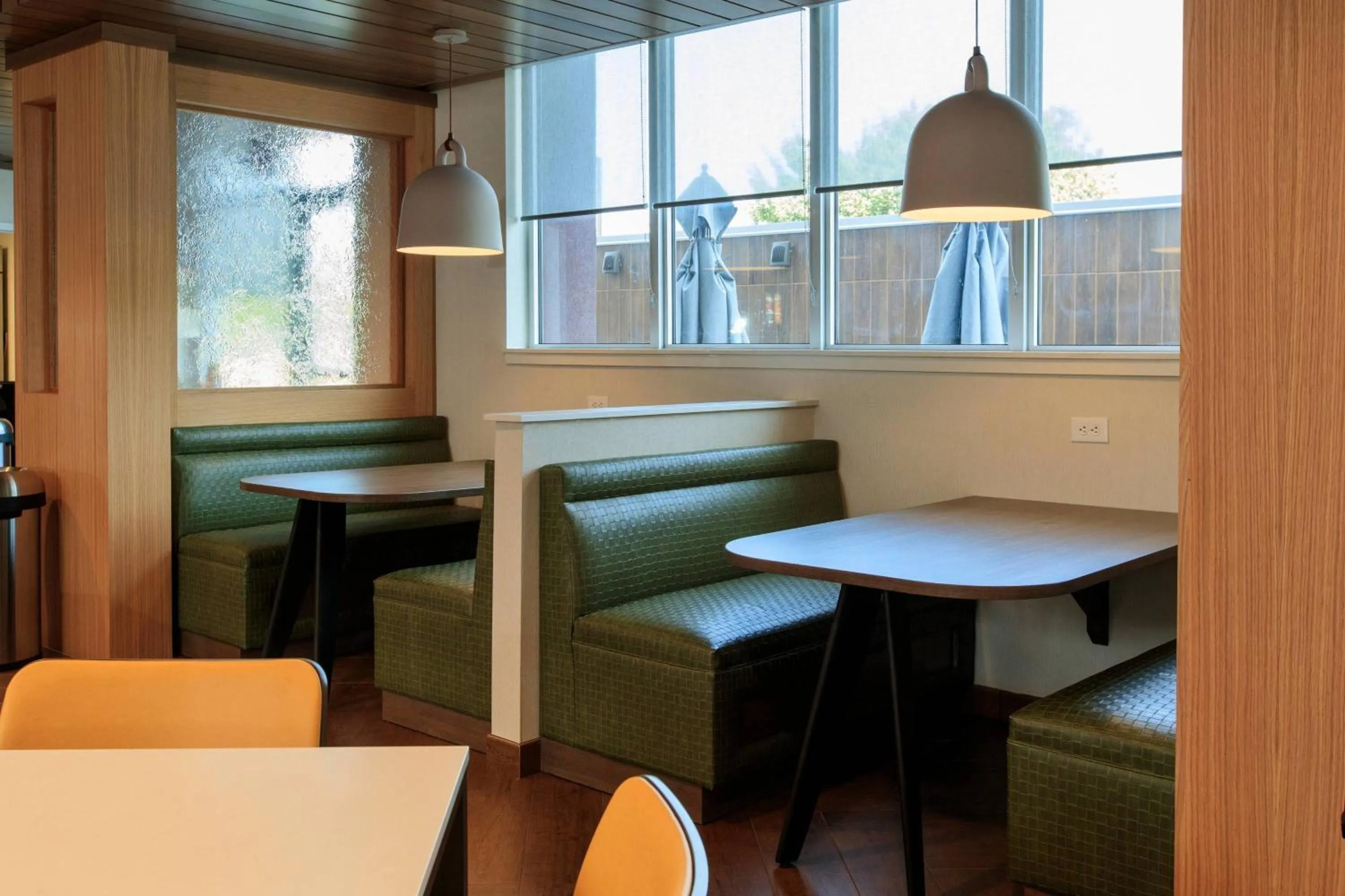 Breakfast in Fairfield Inn & Suites by Marriott Philadelphia Valley Forge/Great Valley