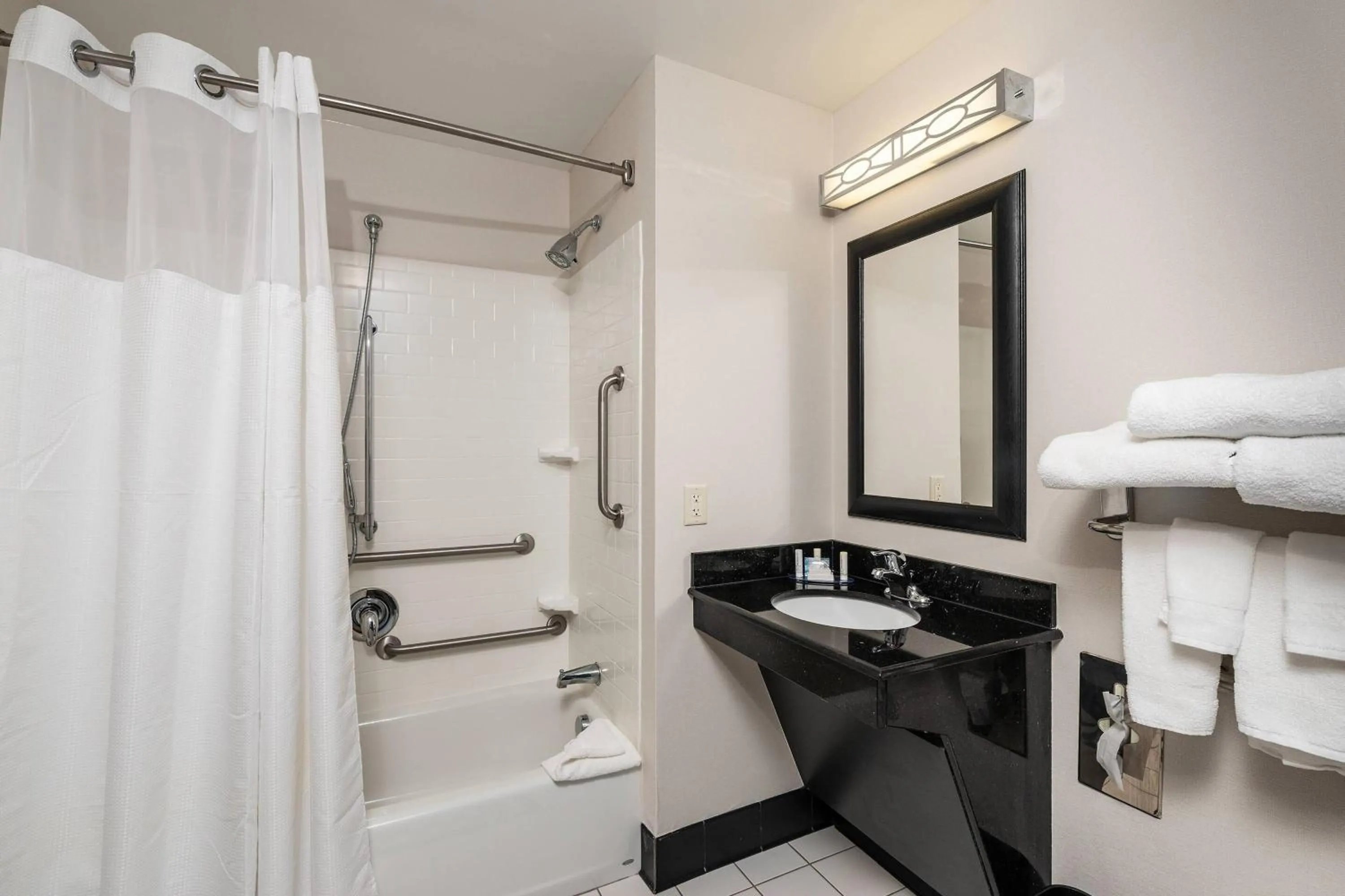 Bathroom in Fairfield Inn & Suites by Marriott Philadelphia Valley Forge/Great Valley