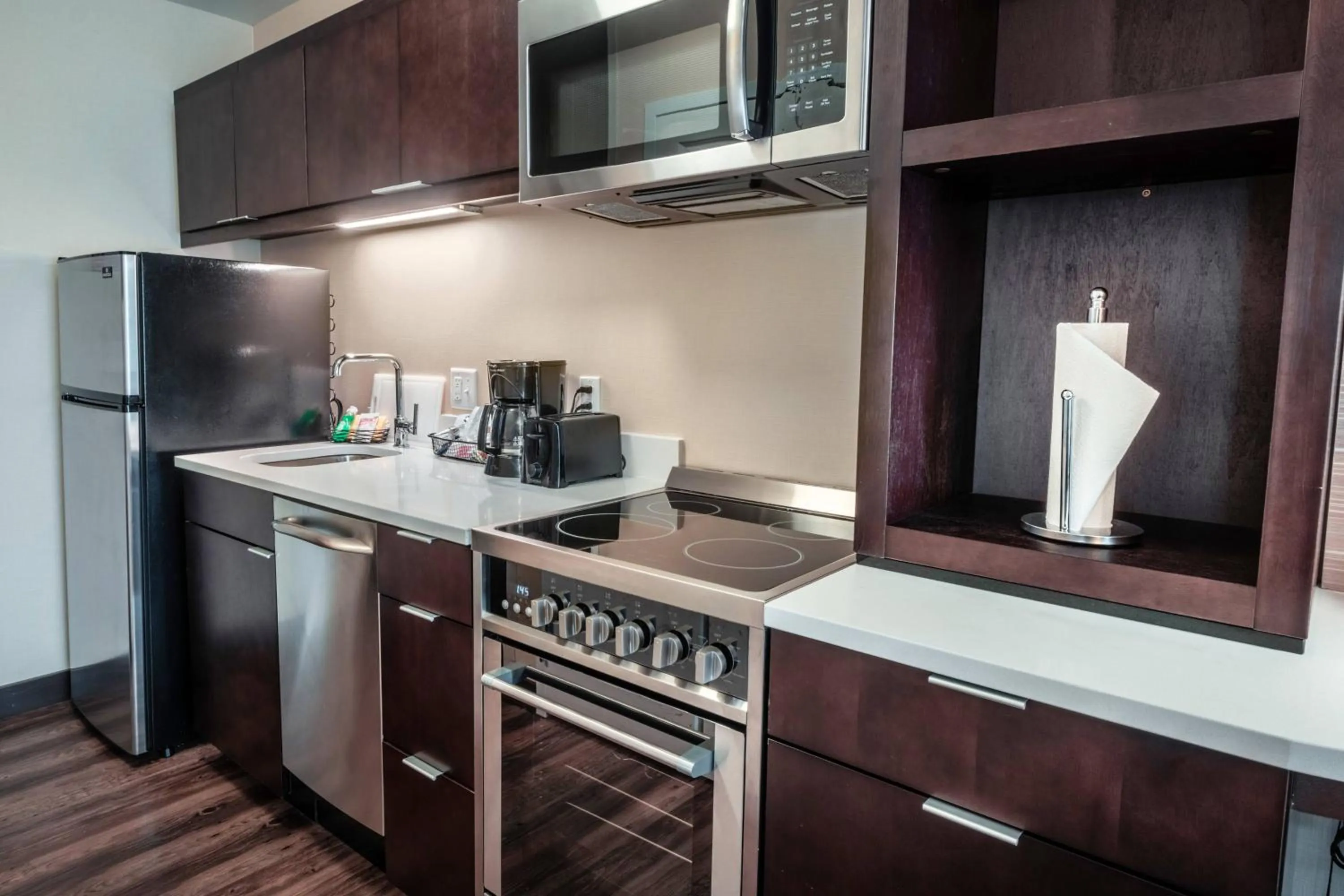 Kitchen or kitchenette in TownePlace Suites by Marriott Toledo Oregon