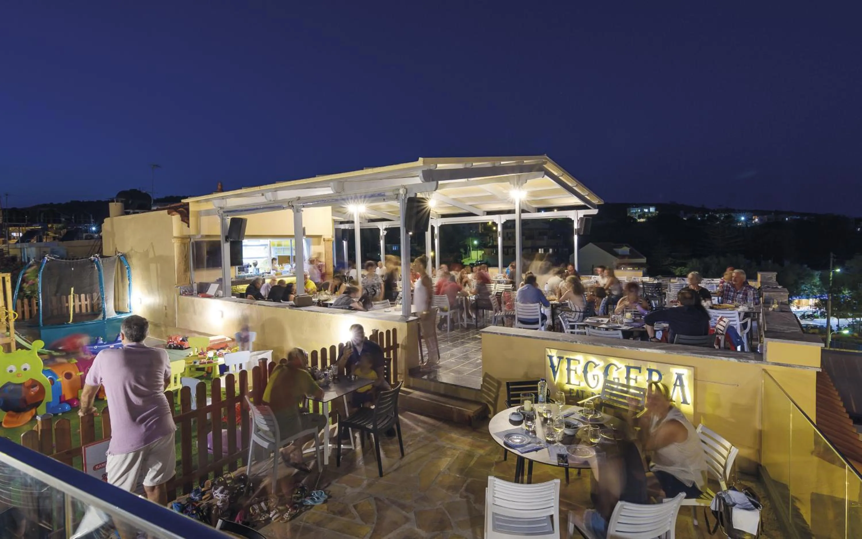 Restaurant/places to eat in Sun Village Hotel Apartments