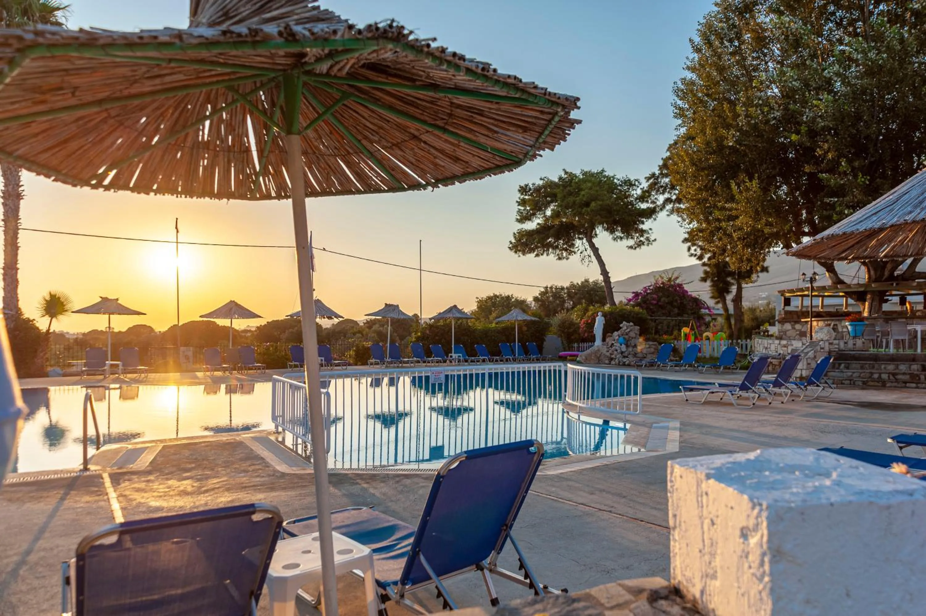 Swimming pool in Gelli Apartments