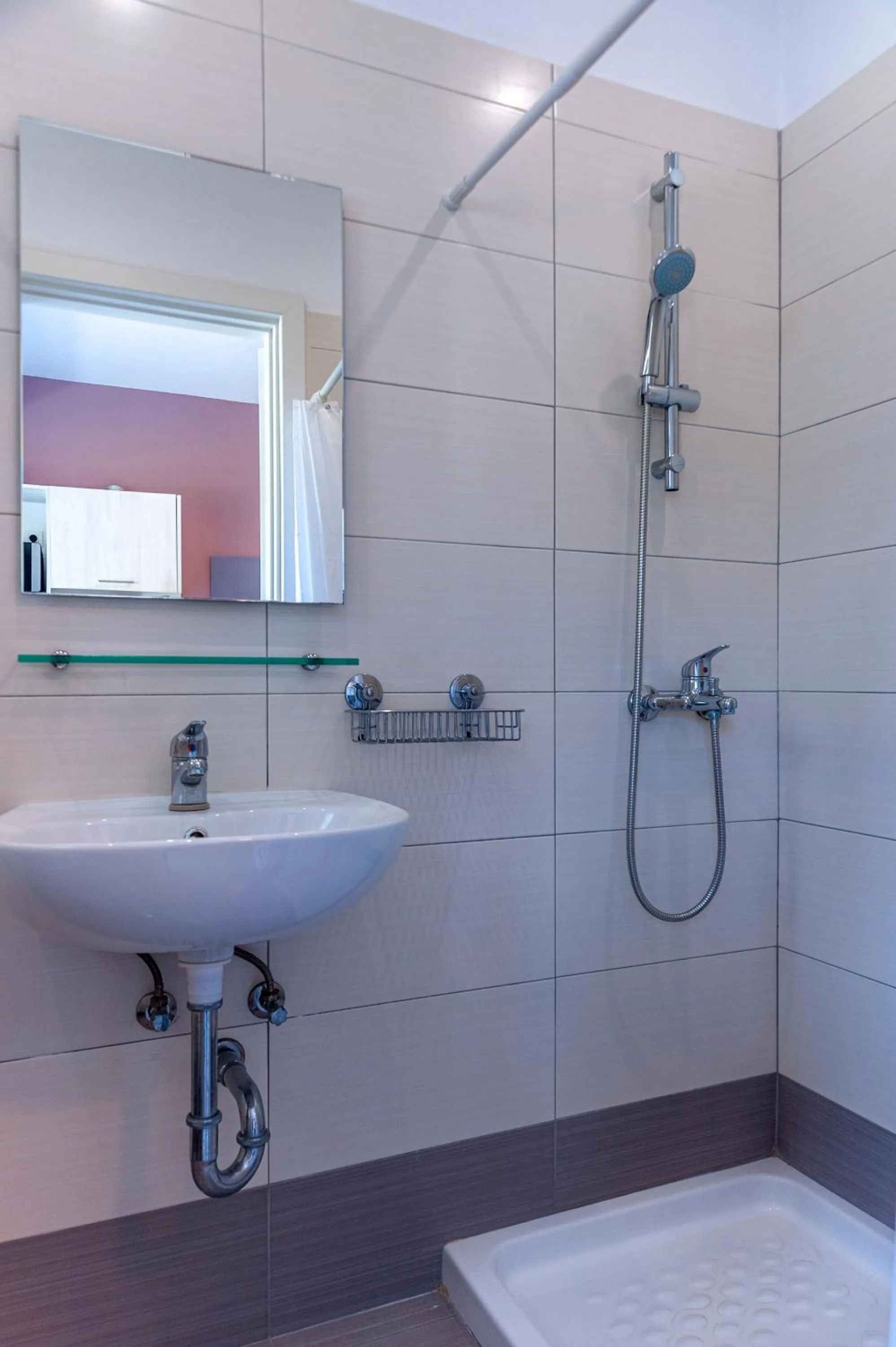 Bathroom in Gelli Apartments