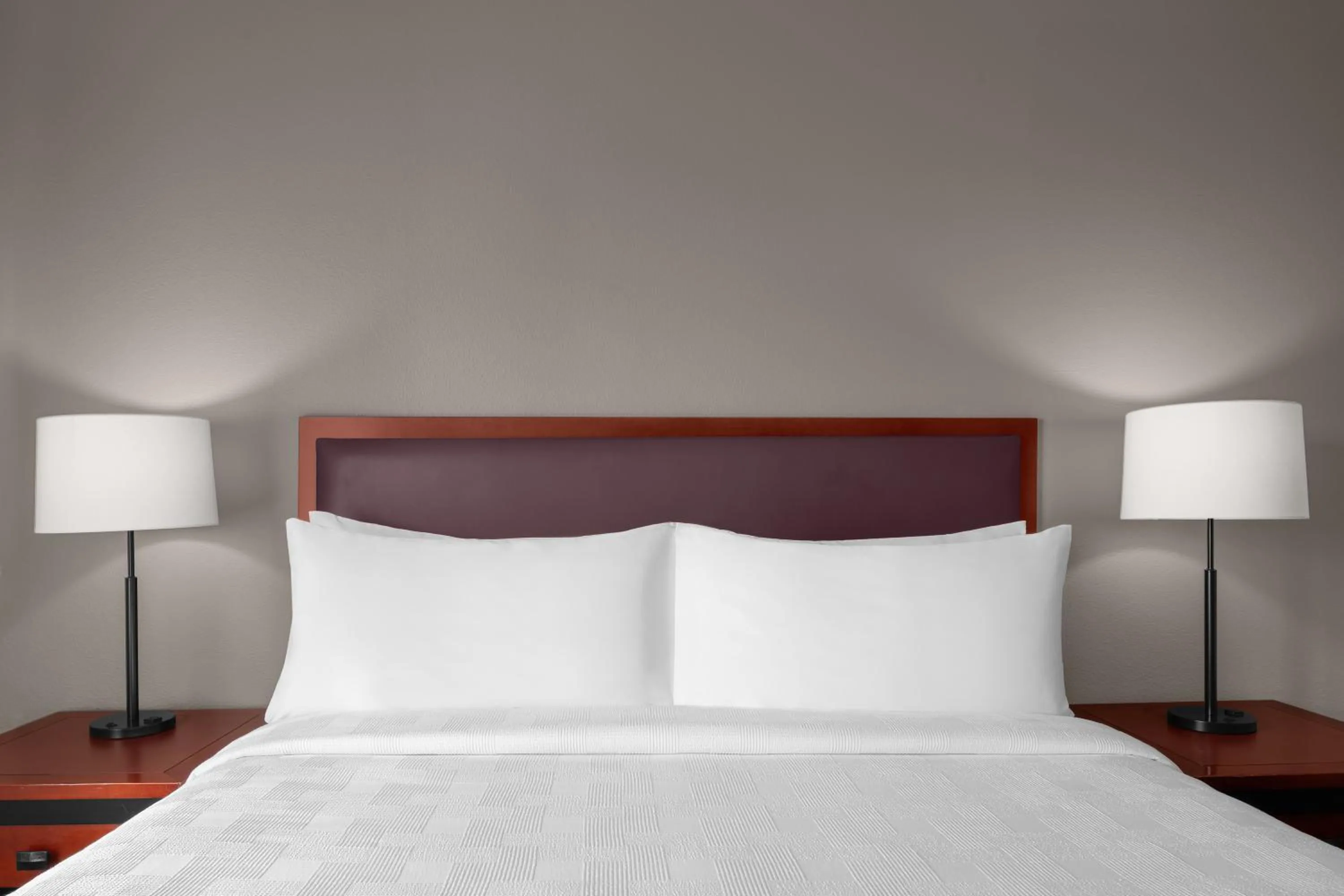 Bed in Larkspur Landing Extended Stay Suites Renton