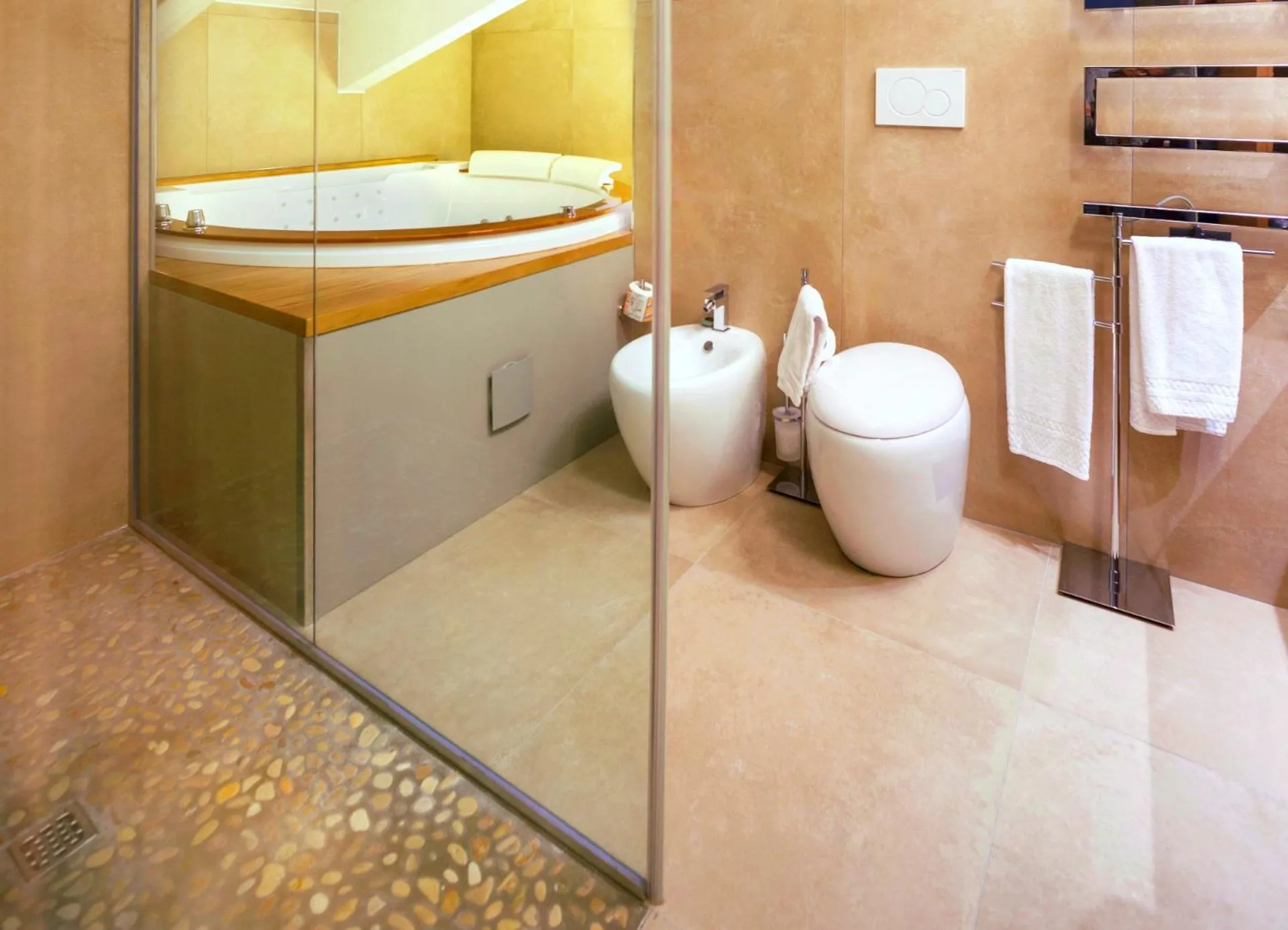 Hot Tub in You & Me Beach Hotel