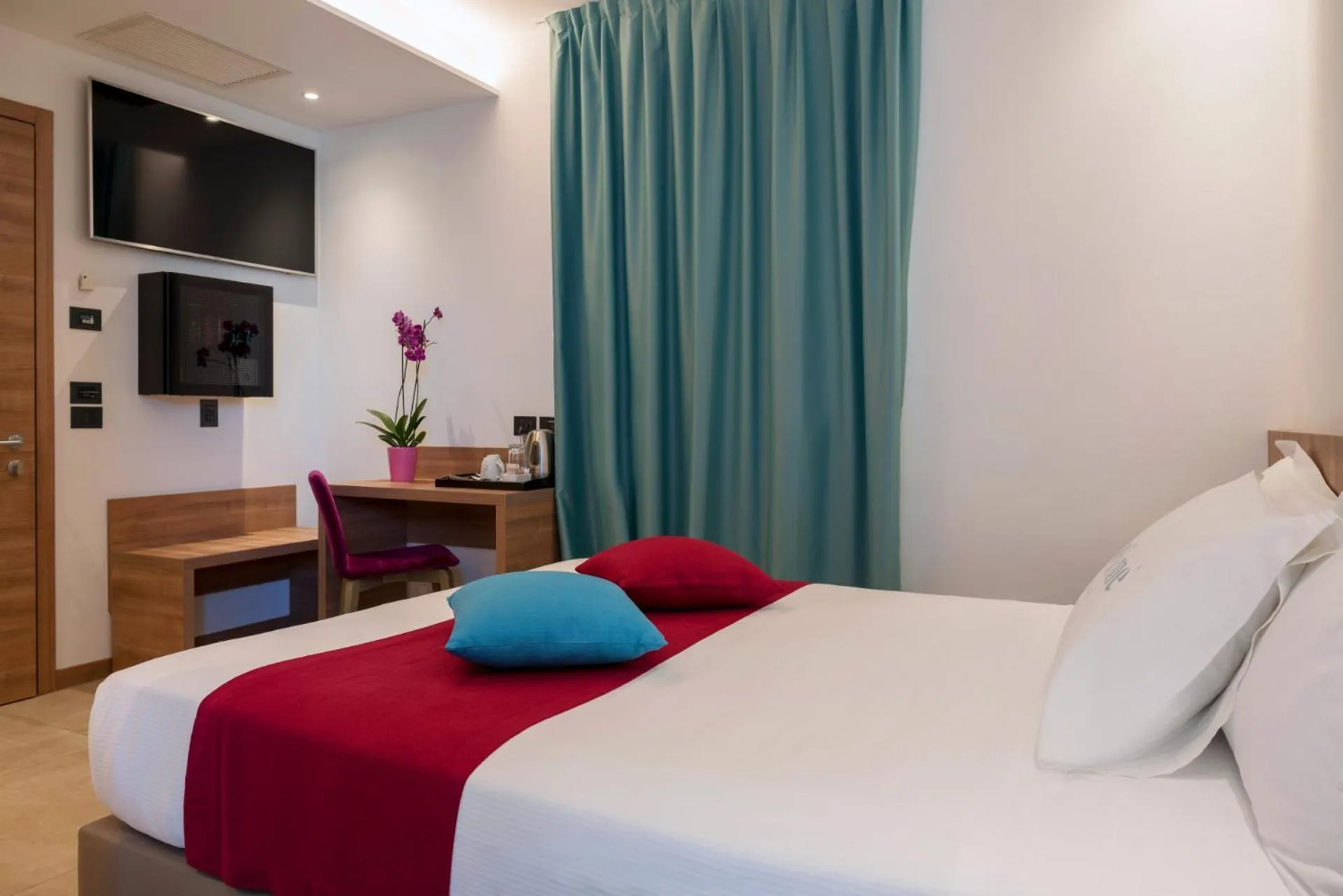 Photo of the whole room, Bed in You & Me Beach Hotel