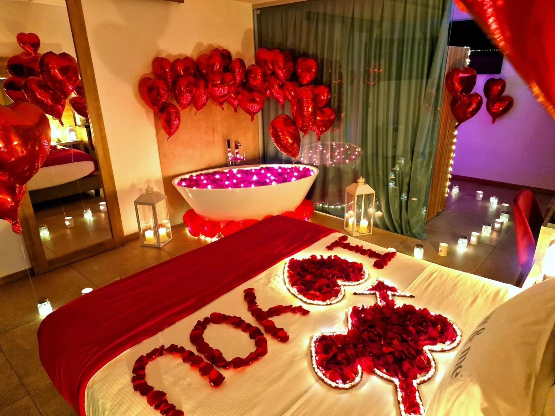 Photo of the whole room in You & Me Beach Hotel