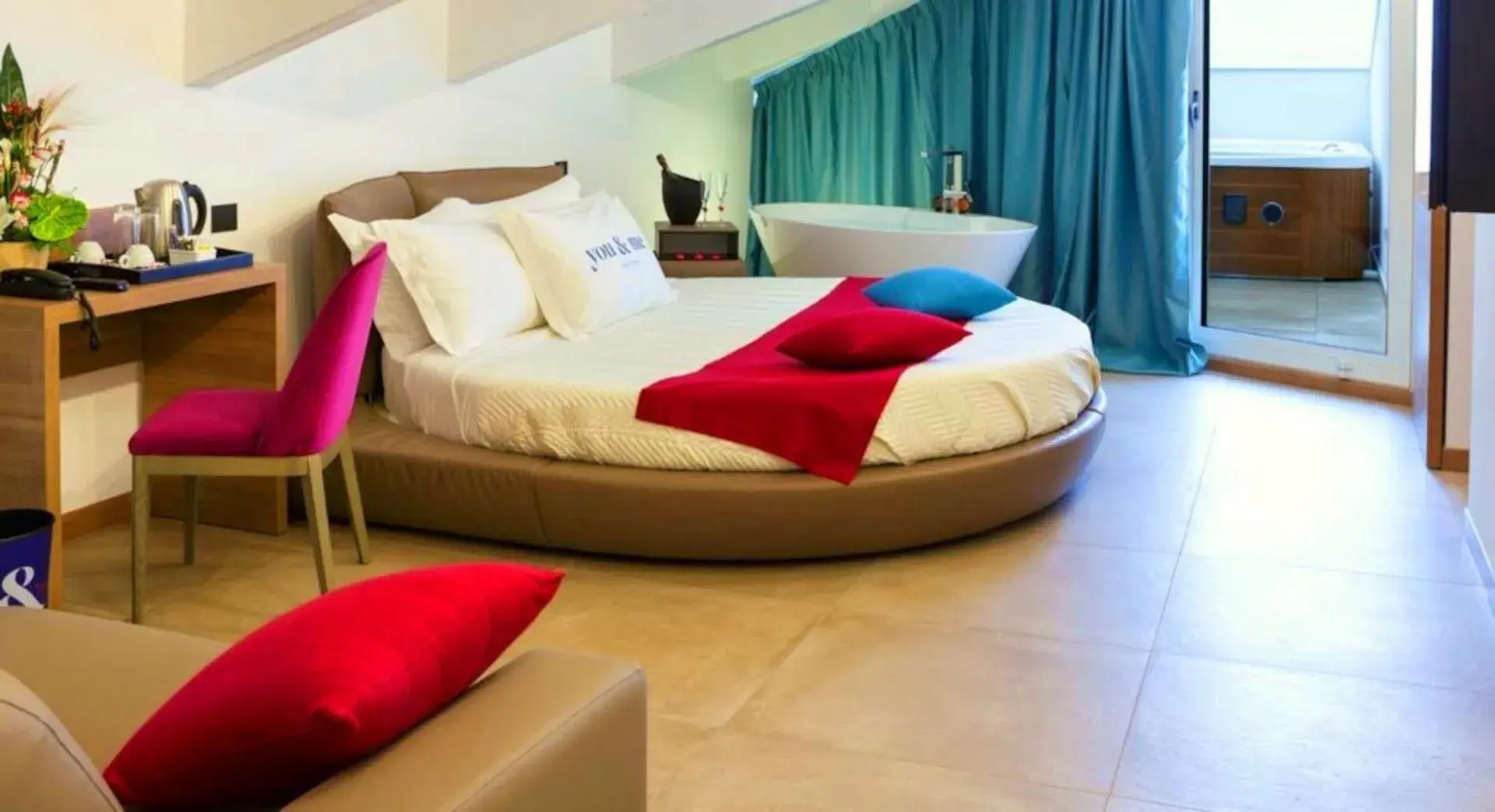 Suite Loft with sea view and Jacuzzi in You & Me Beach Hotel Suite Loft with sea view and Jacuzzi in You & Me Beach Hotel