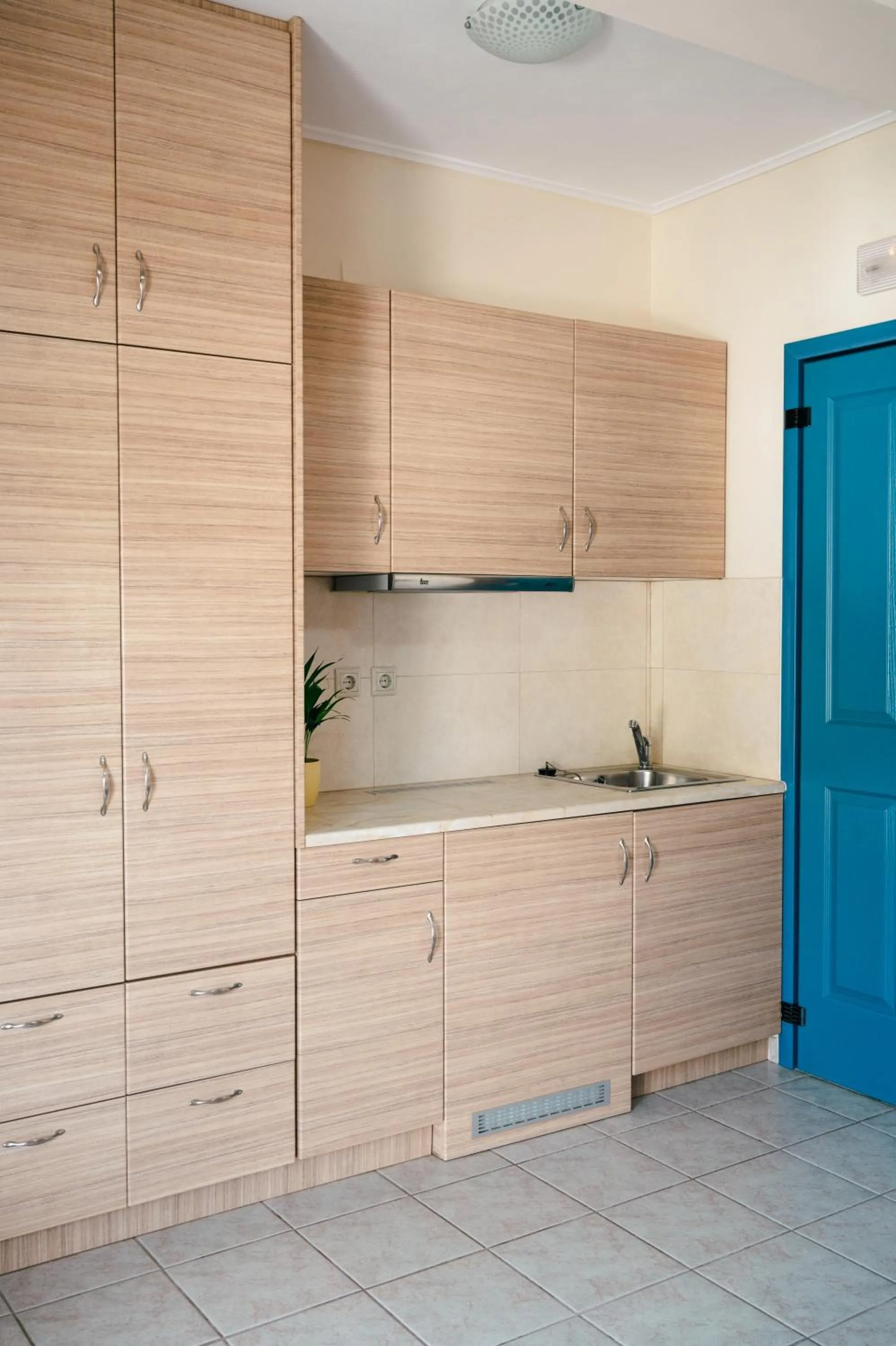 Kitchen or kitchenette in Emporios Bay Hotel Chios
