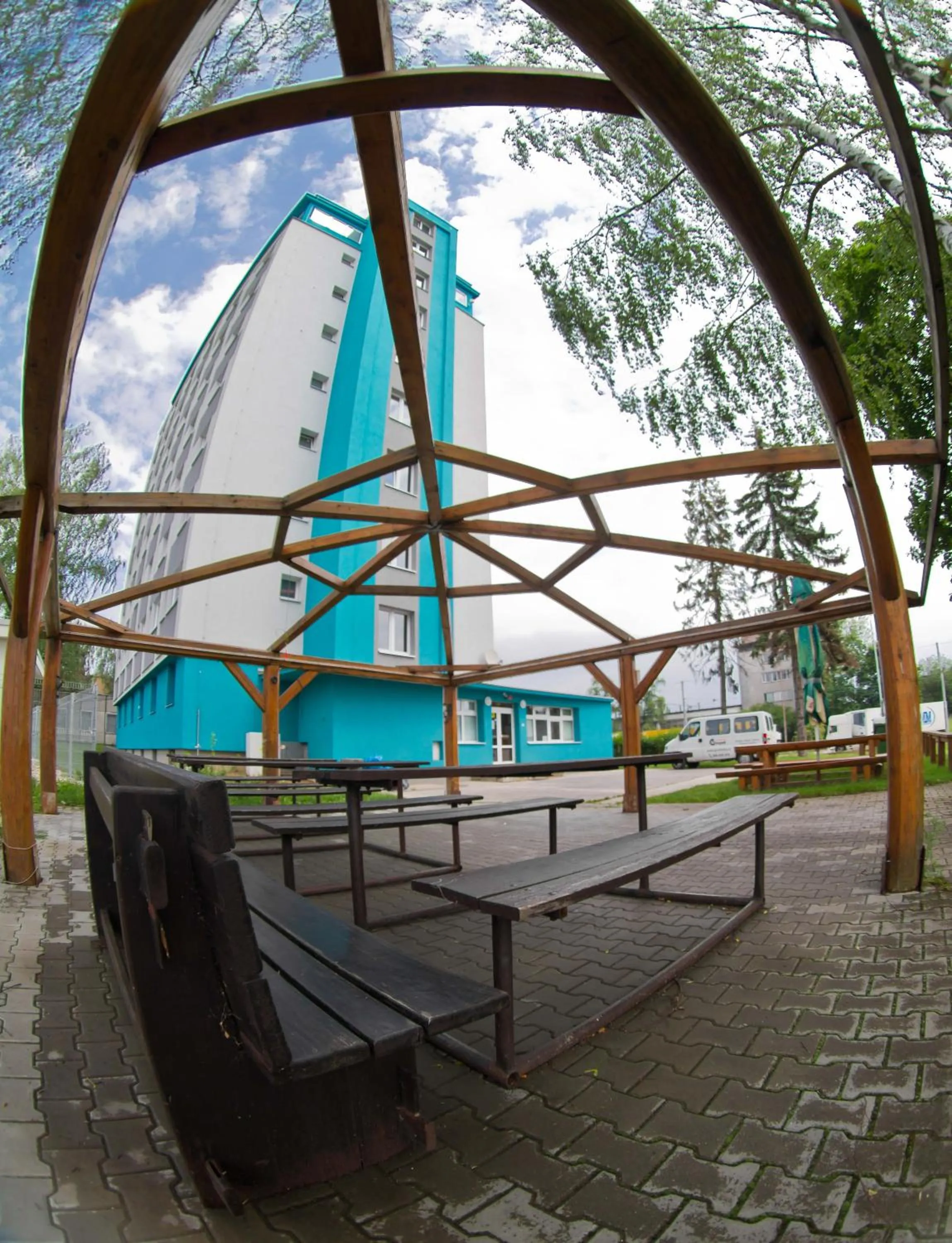 Facade/entrance in Hotelak Martinov