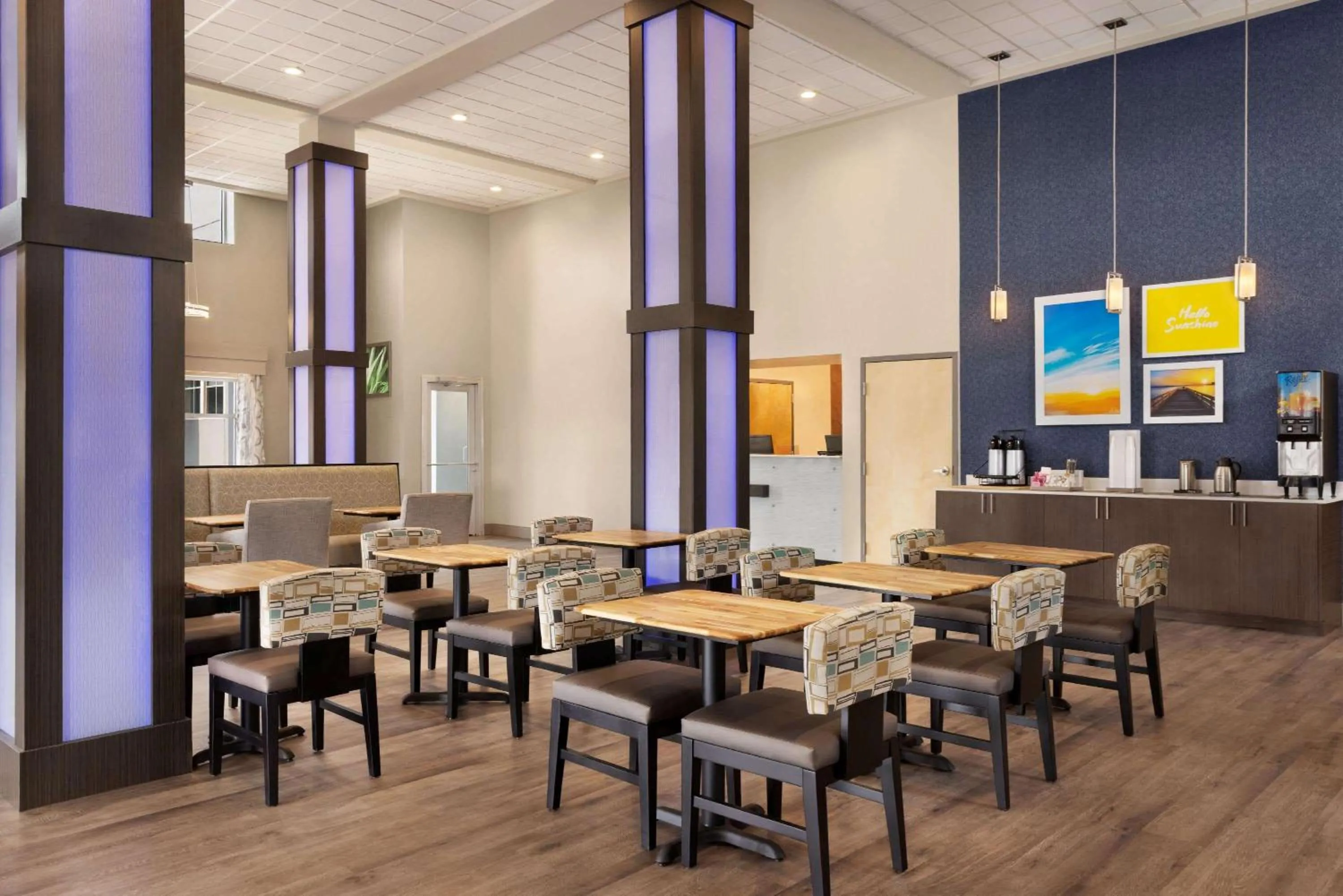 Restaurant/places to eat in Days Inn & Suites by Wyndham Bowling Green