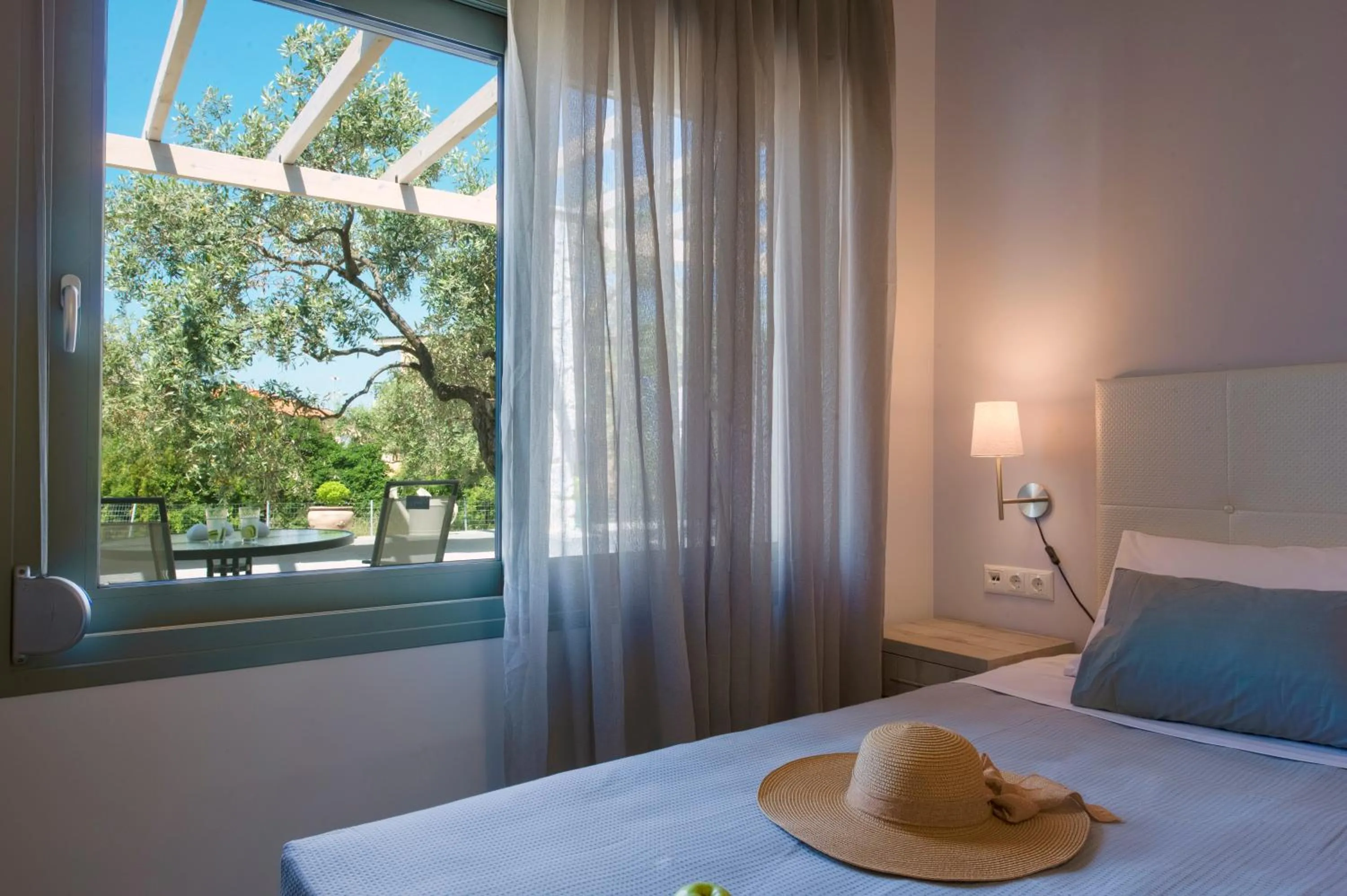 Bed in Terra di Olive Thassos
