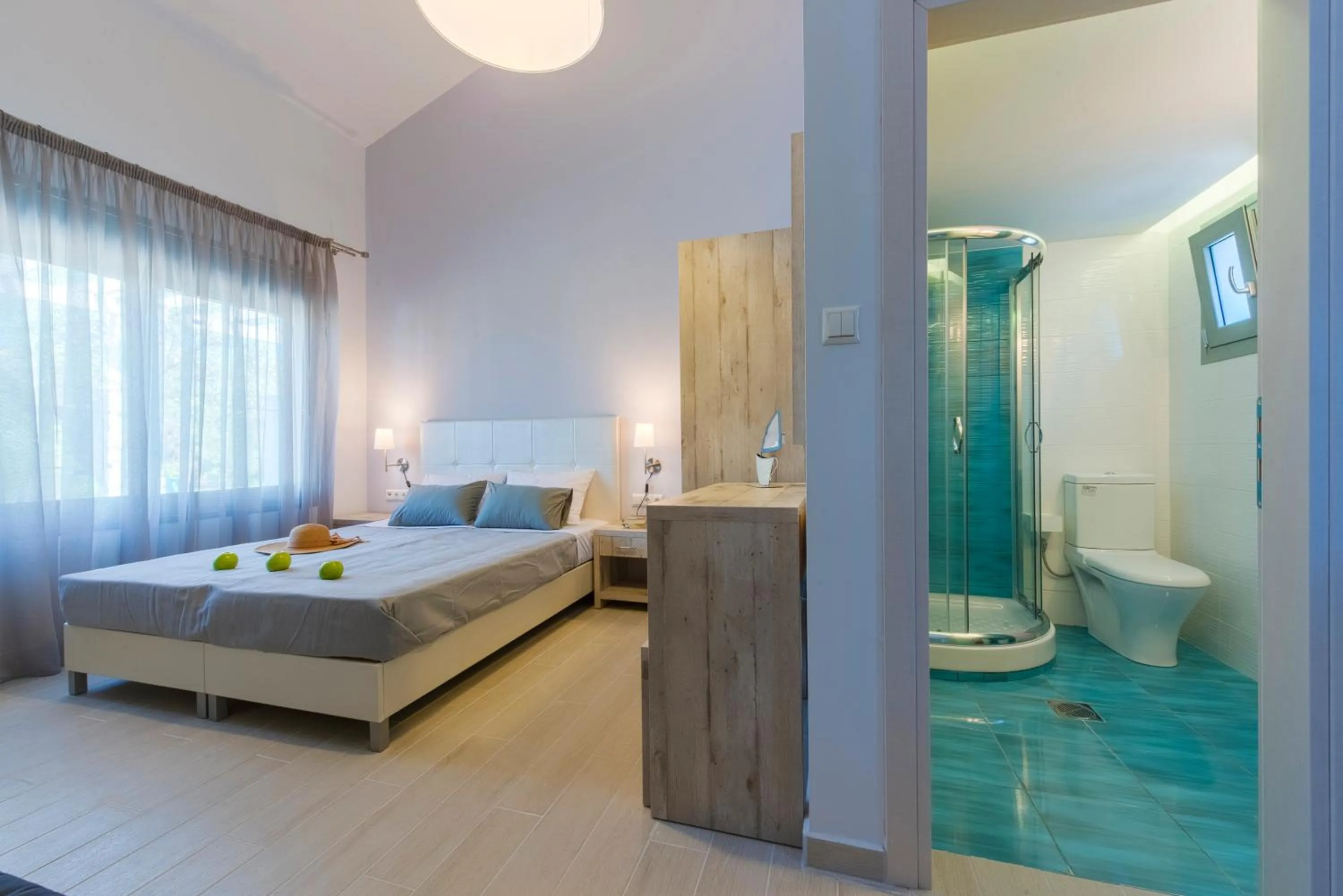 Photo of the whole room, Bed in Terra di Olive Thassos